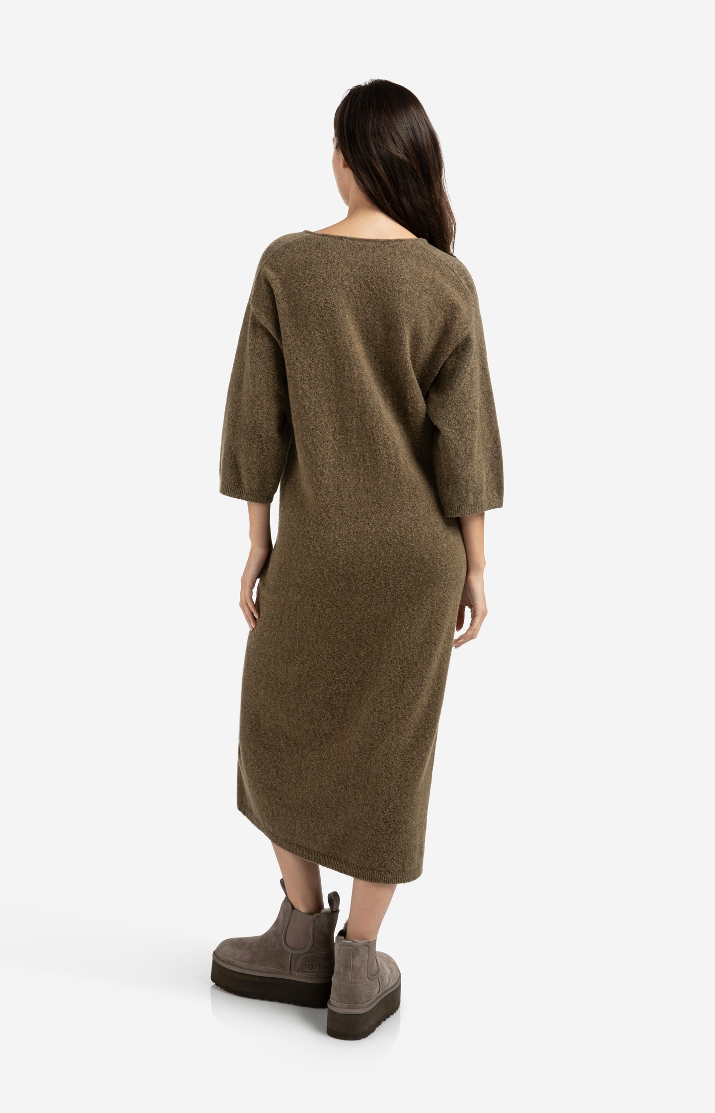 Knitted V-neck dress with short sleeves - Type: lookbook
