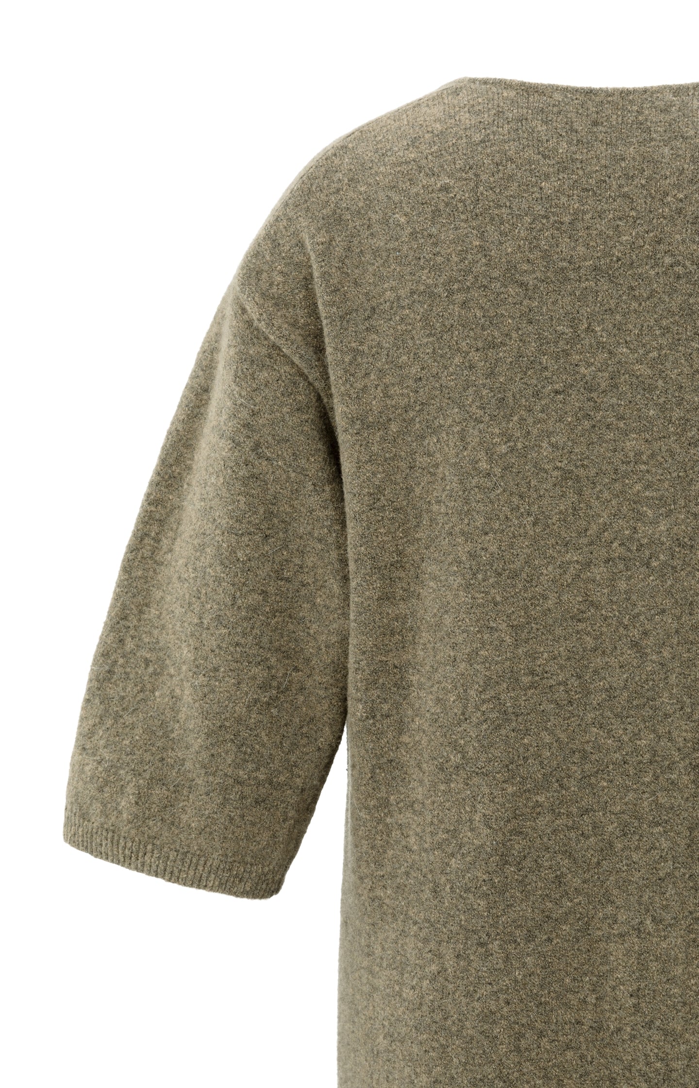 Knitted V-neck dress with short sleeves