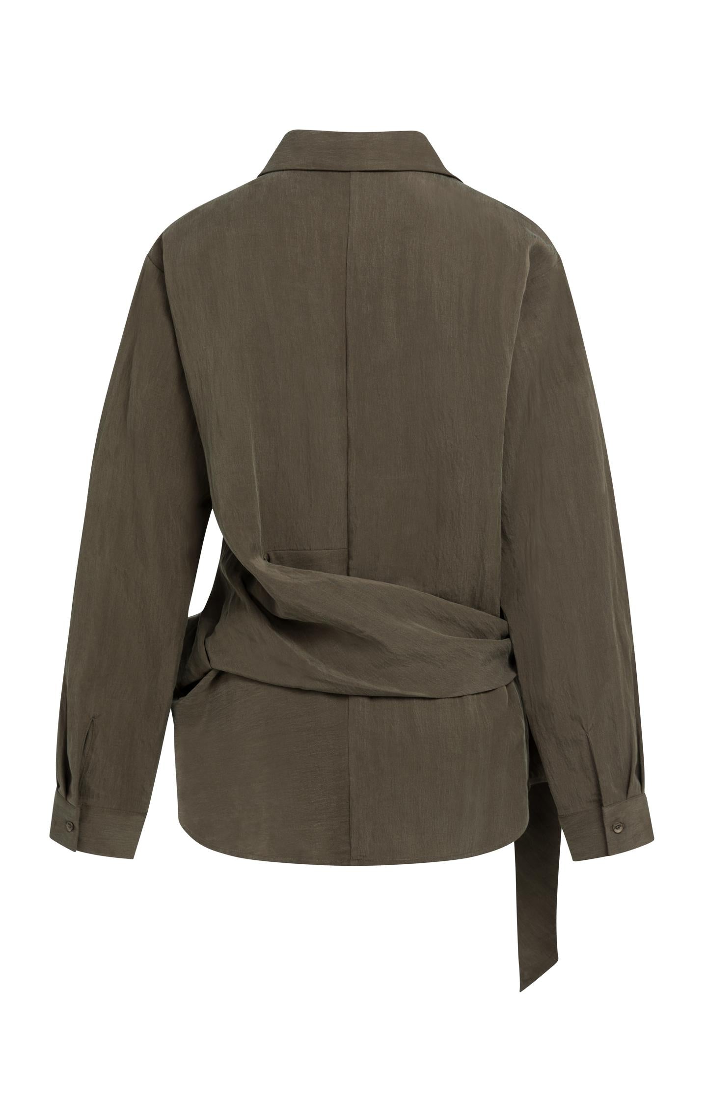 Knotted blouse with long sleeves