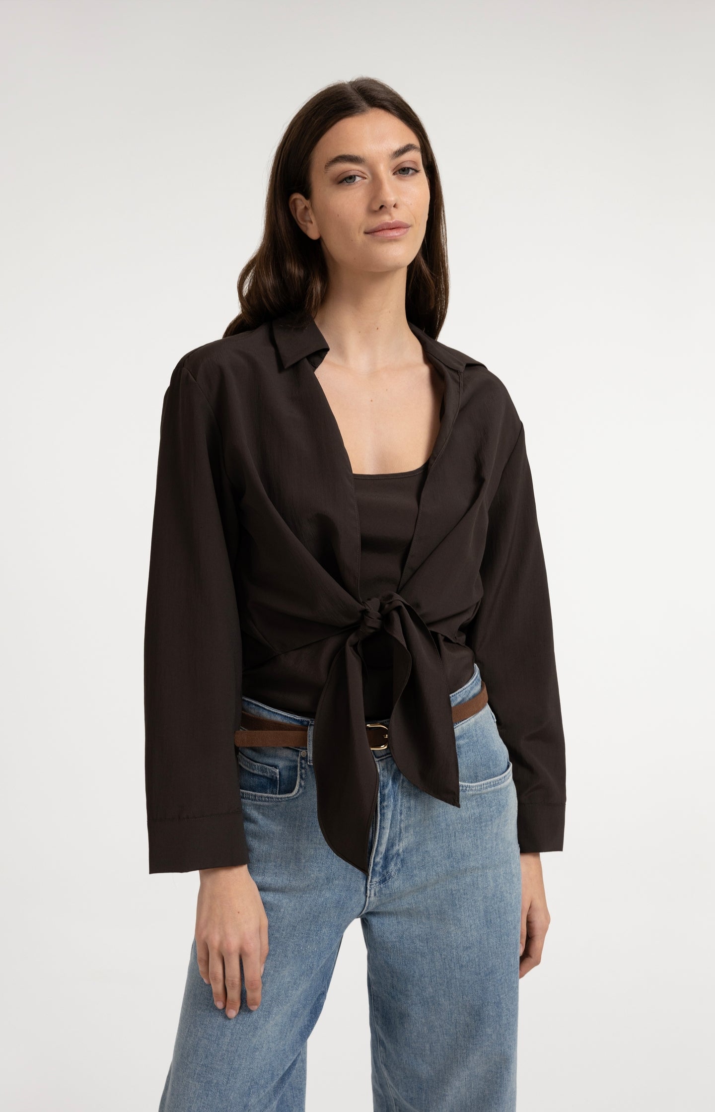 Knotted blouse with matching sleeveless top