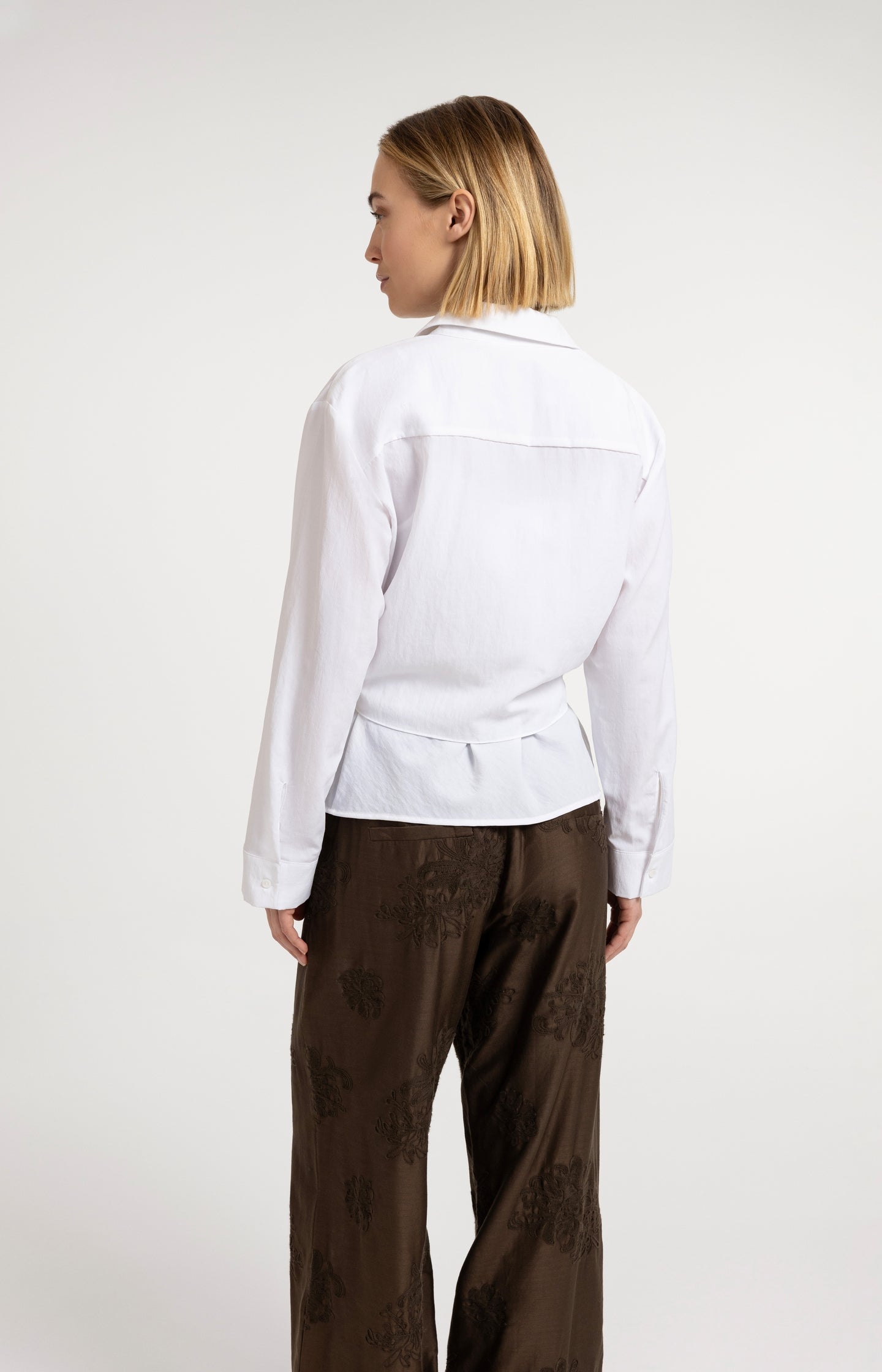 Knotted blouse with matching sleeveless top - Type: lookbook