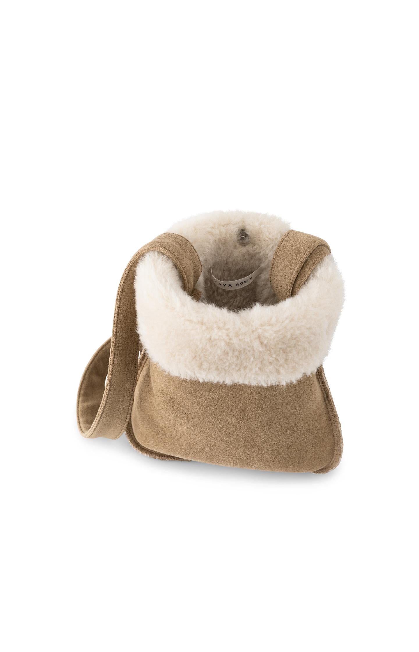 Lammy shoulder bag with adjustable strap