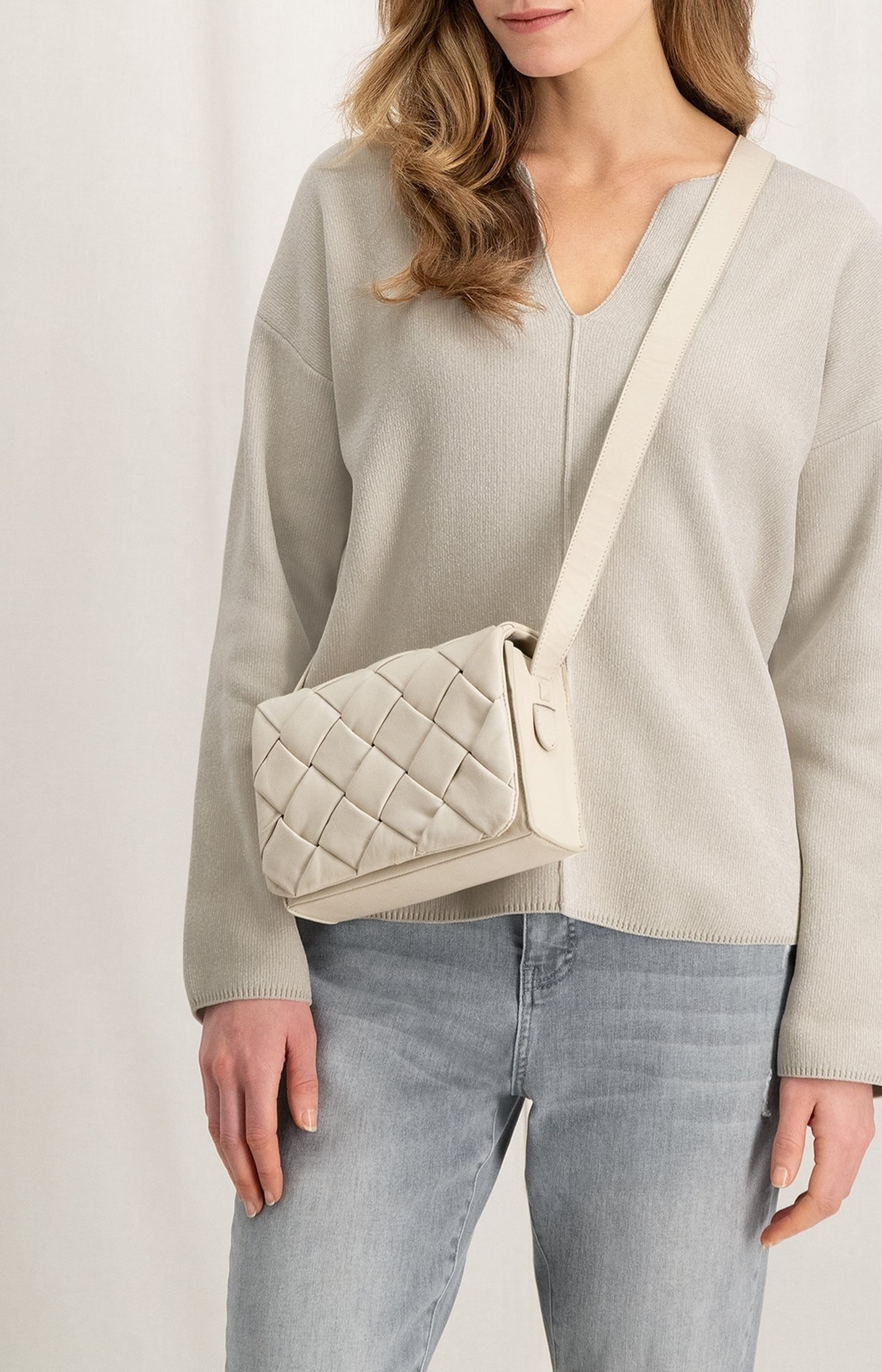 Leather braided crossbody bag with adjustable strap - Type: lookbook