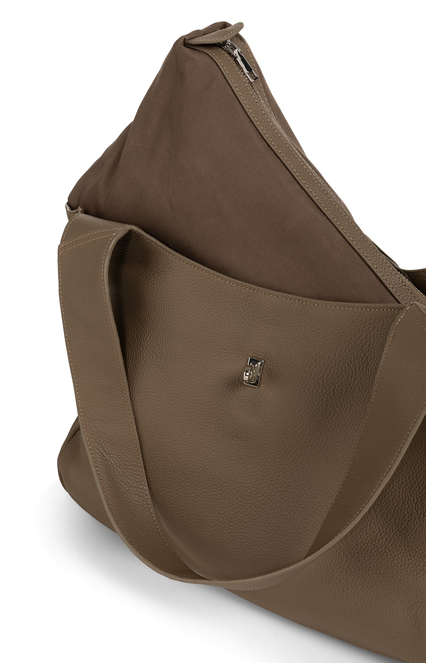 Leather shopper with wide handles and twist lock