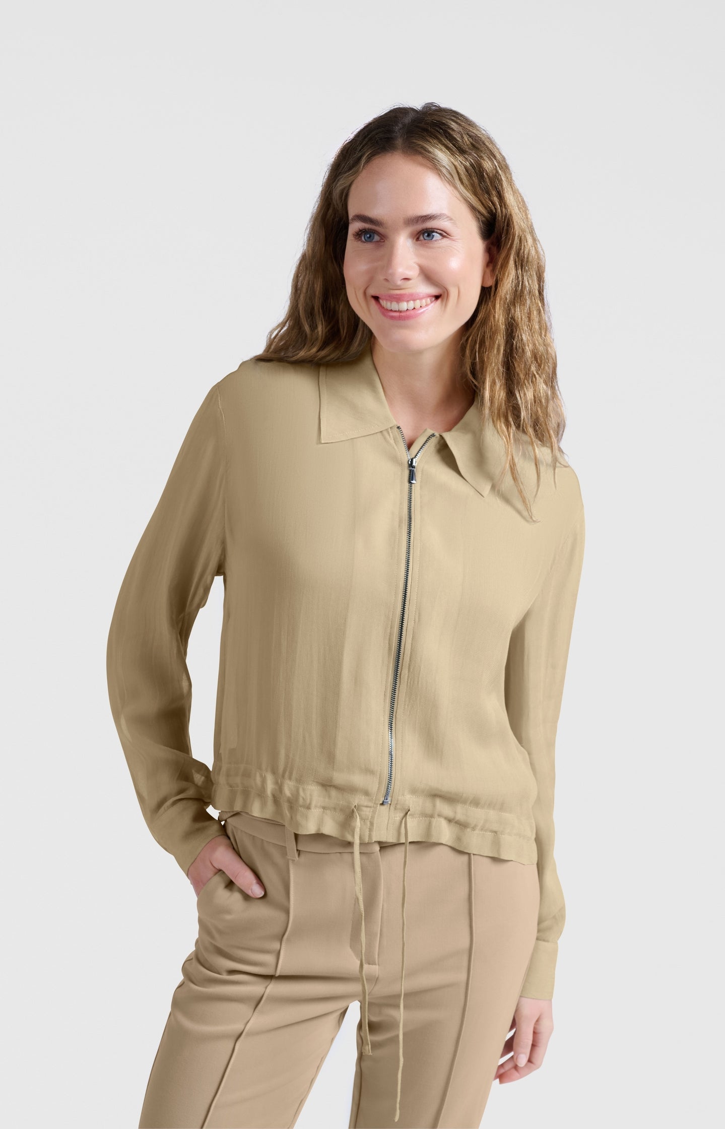 Lightweight blouse jacket with zipper