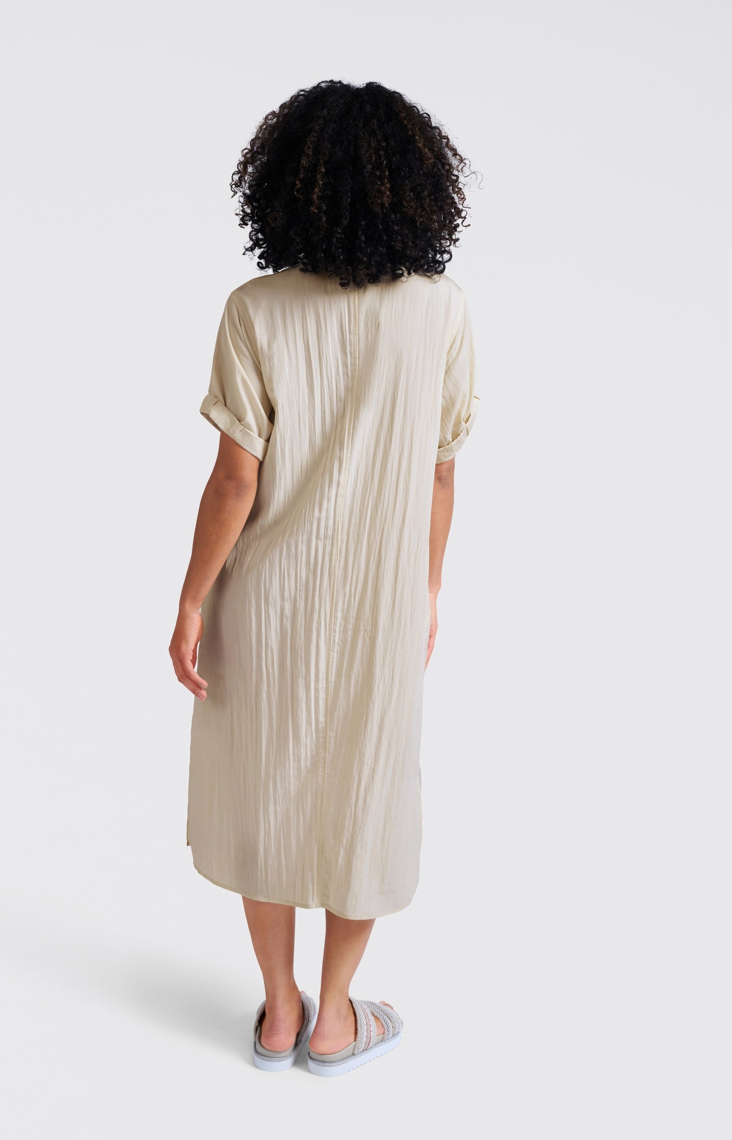 Lightweight shirt dress with short sleeves