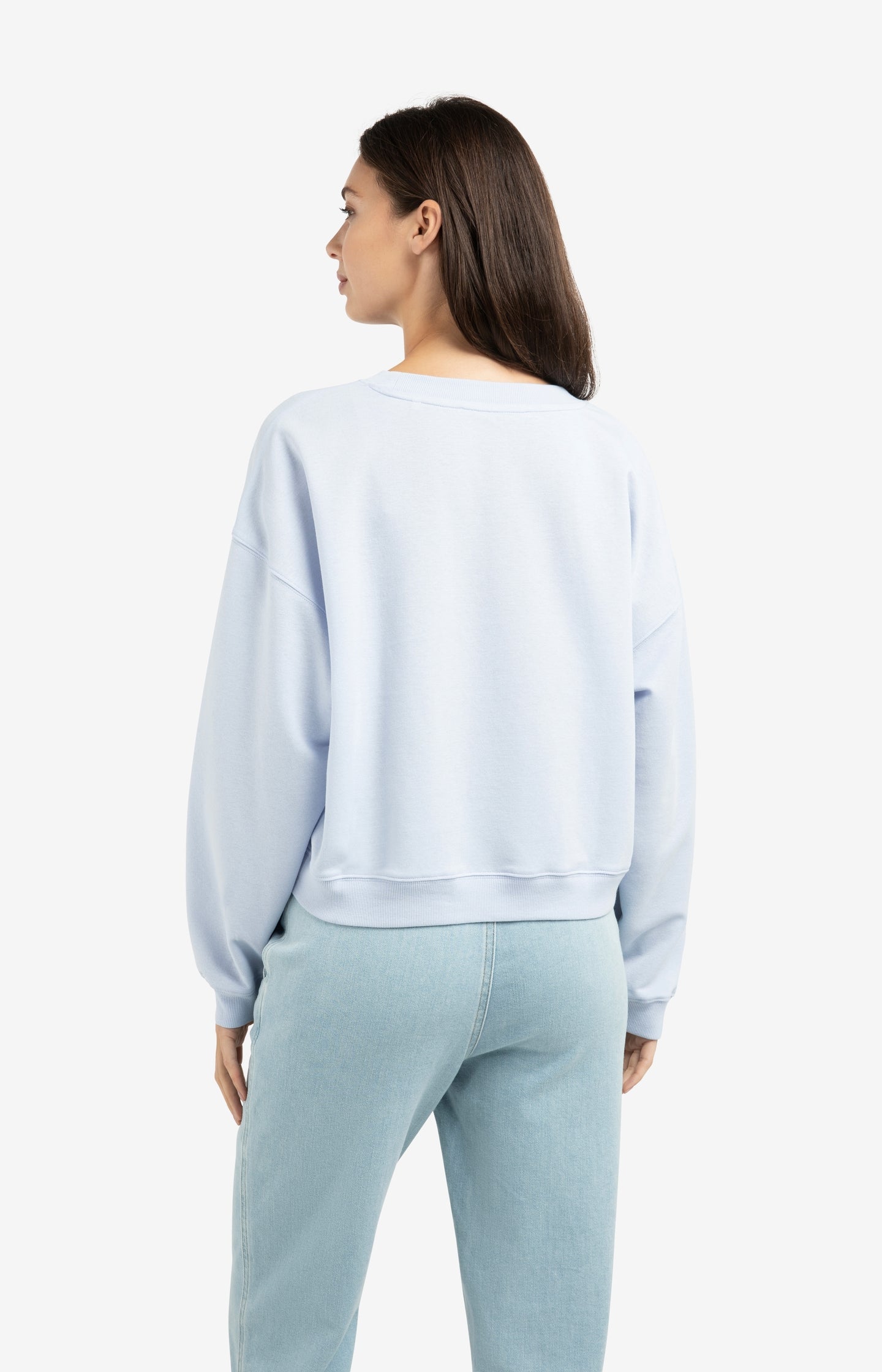 Lightweight sweater with crew neck