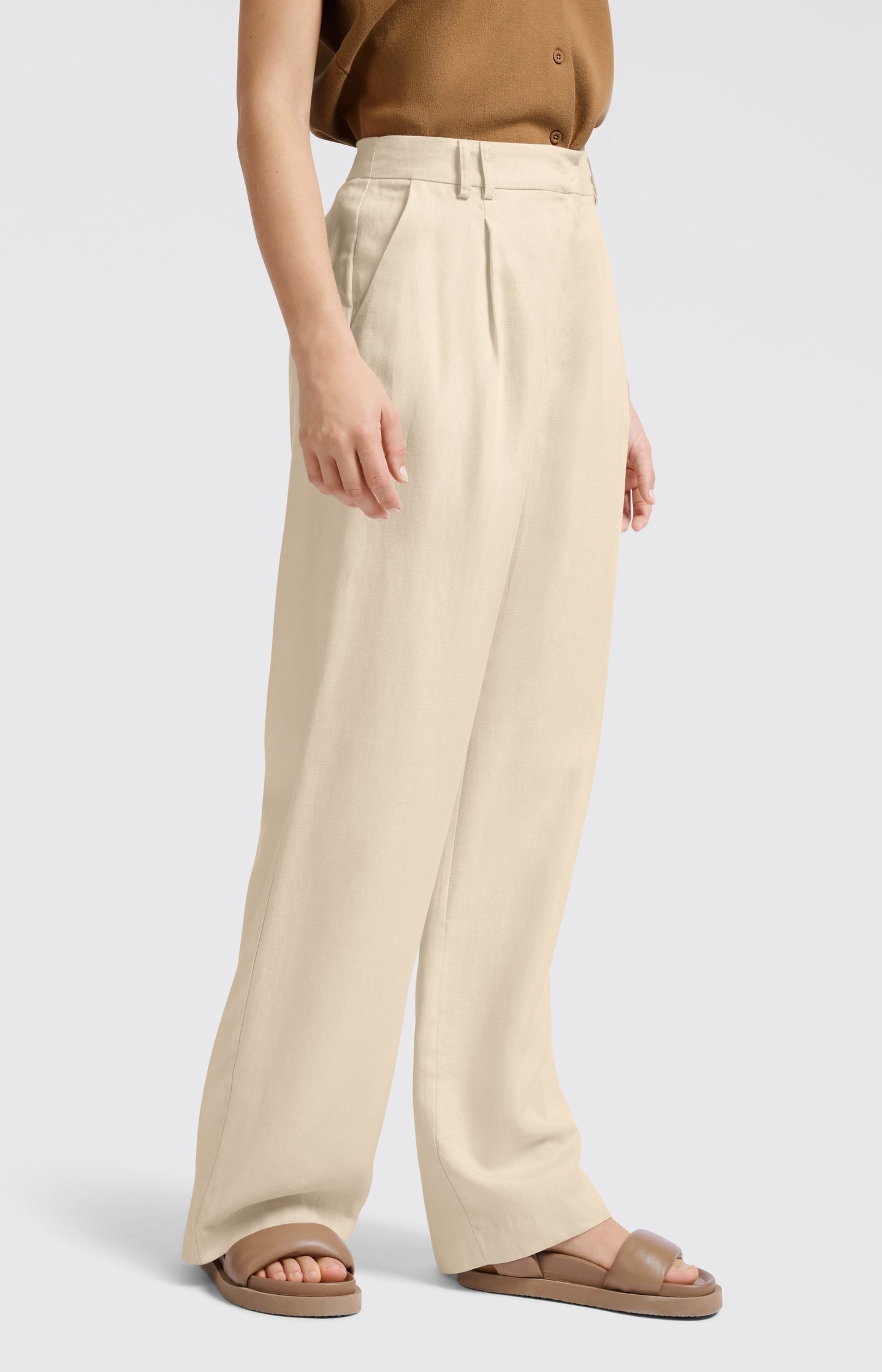Linen-blend trousers with wide legs (L32)