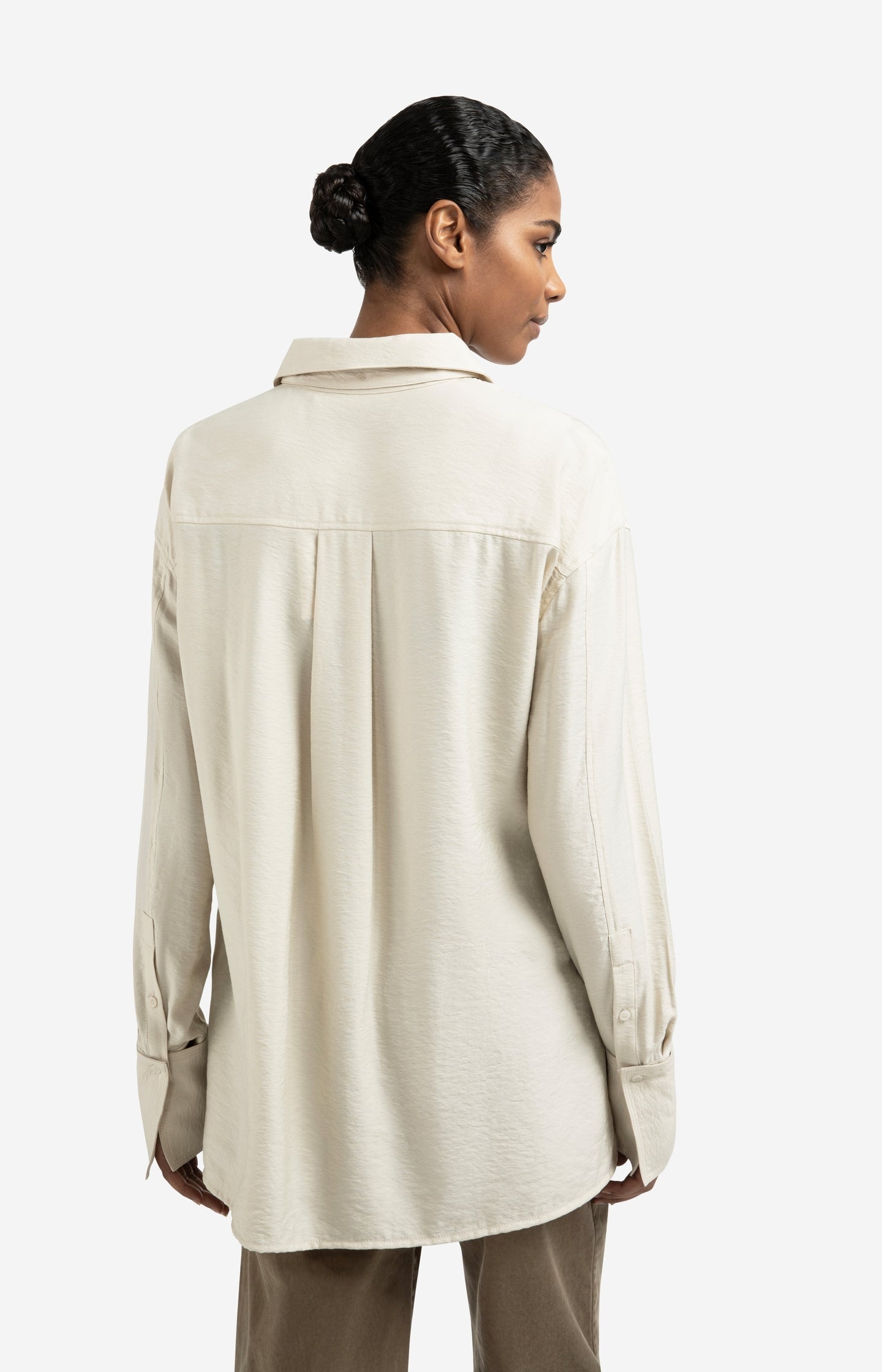 Long blouse with removable collar and cuffs