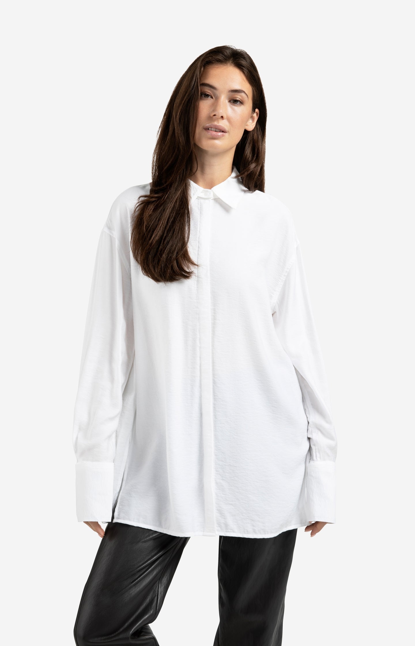 Long blouse with removable collar and cuffs