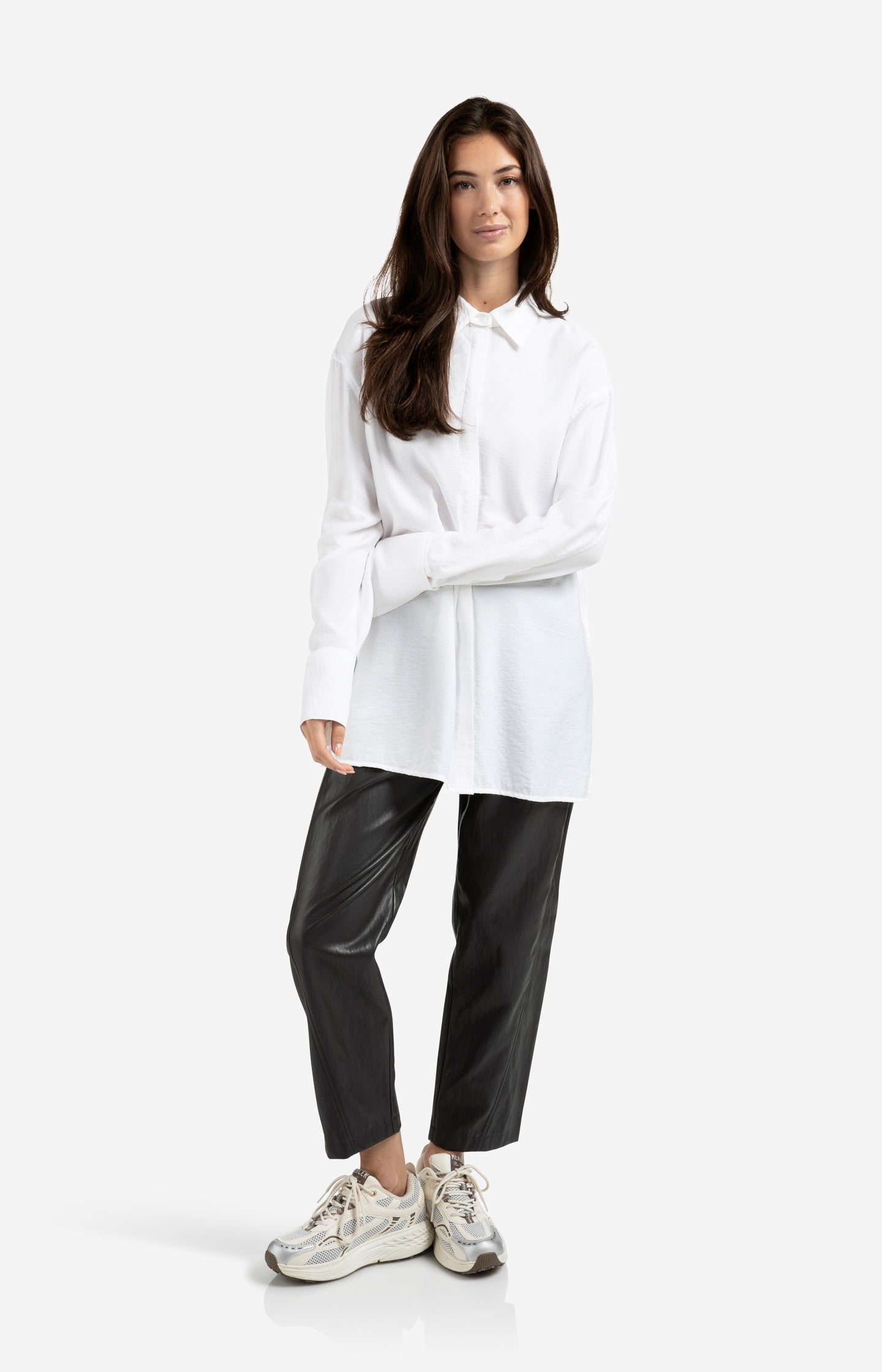 Long blouse with removable collar and cuffs