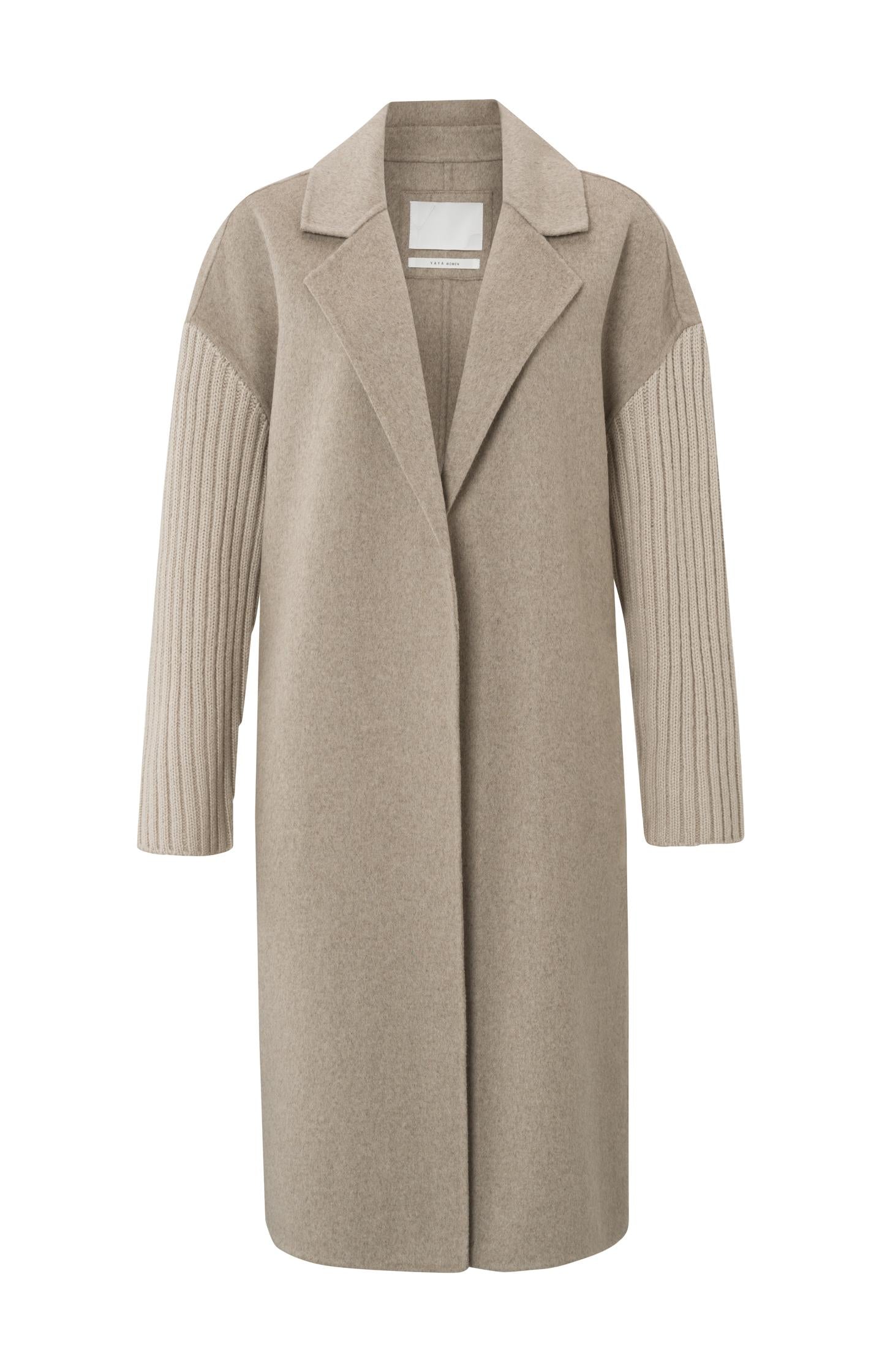 Long coat with collar, long knitted sleeves and waist band