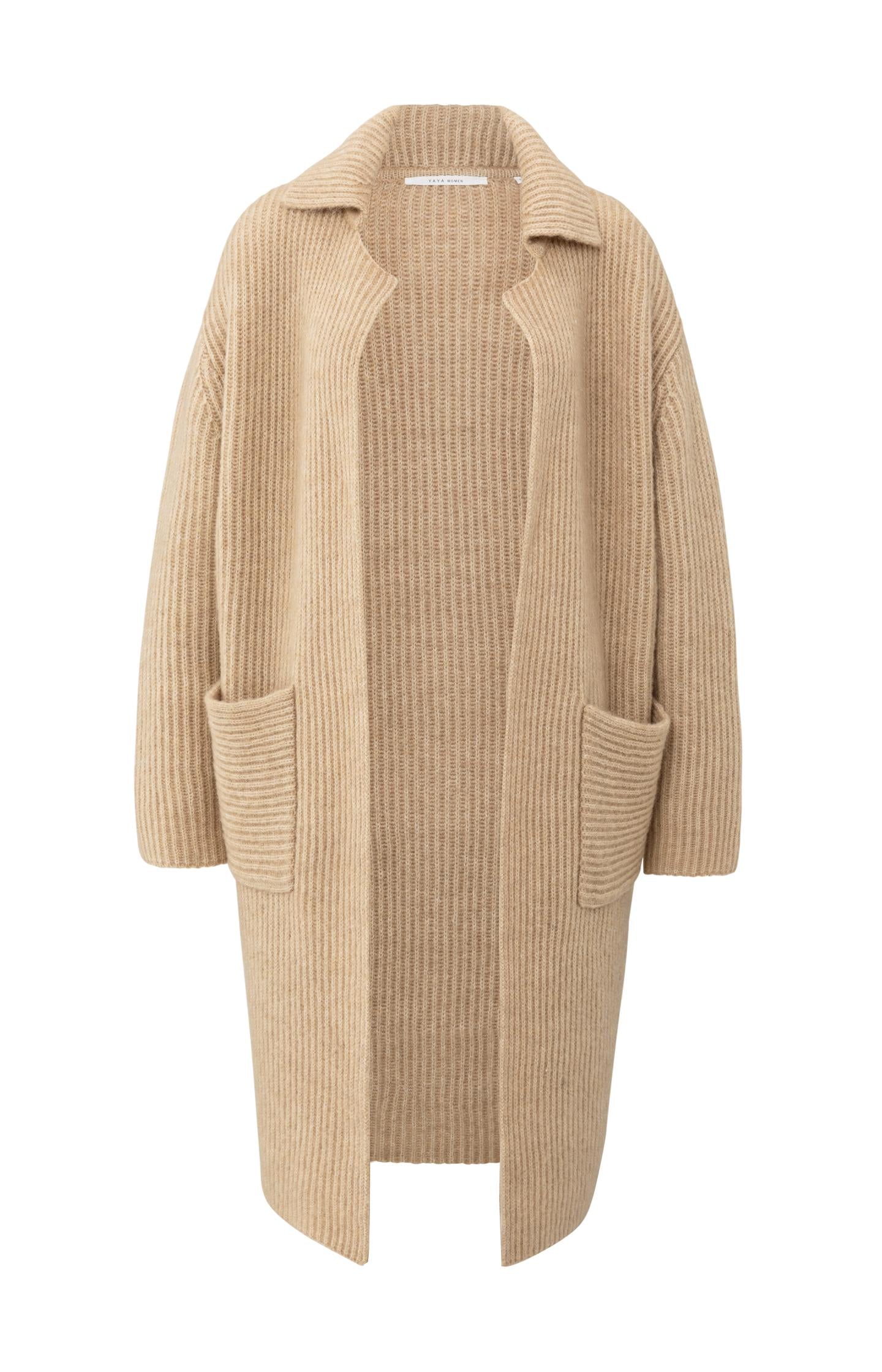 Long heavy knit cardigan with collar and patch pockets - Type: product