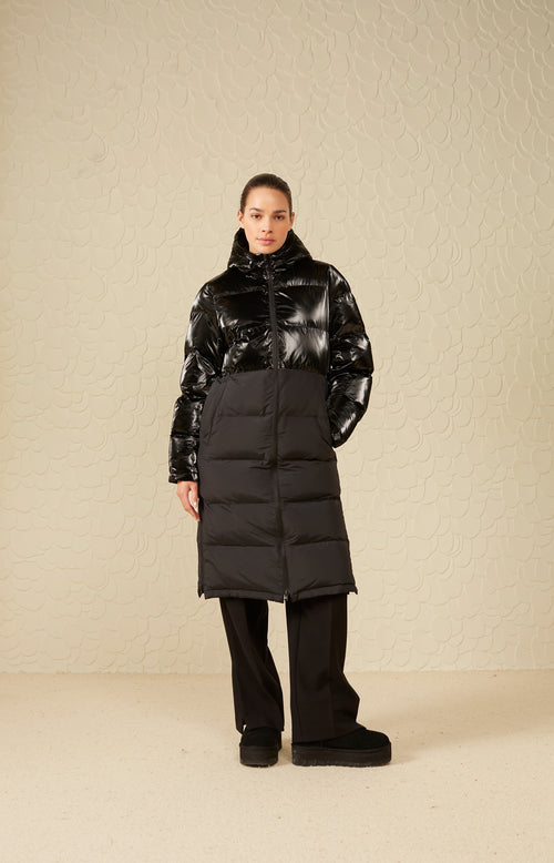 Long puffer jacket with long sleeves, hoodie and pockets - Black - Type: lookbook