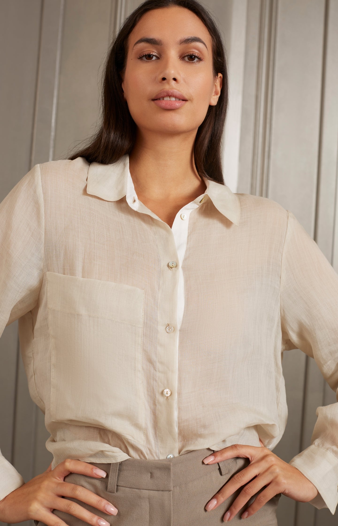 Long-sleeve blouse with a chest pocket - Type: lookbook