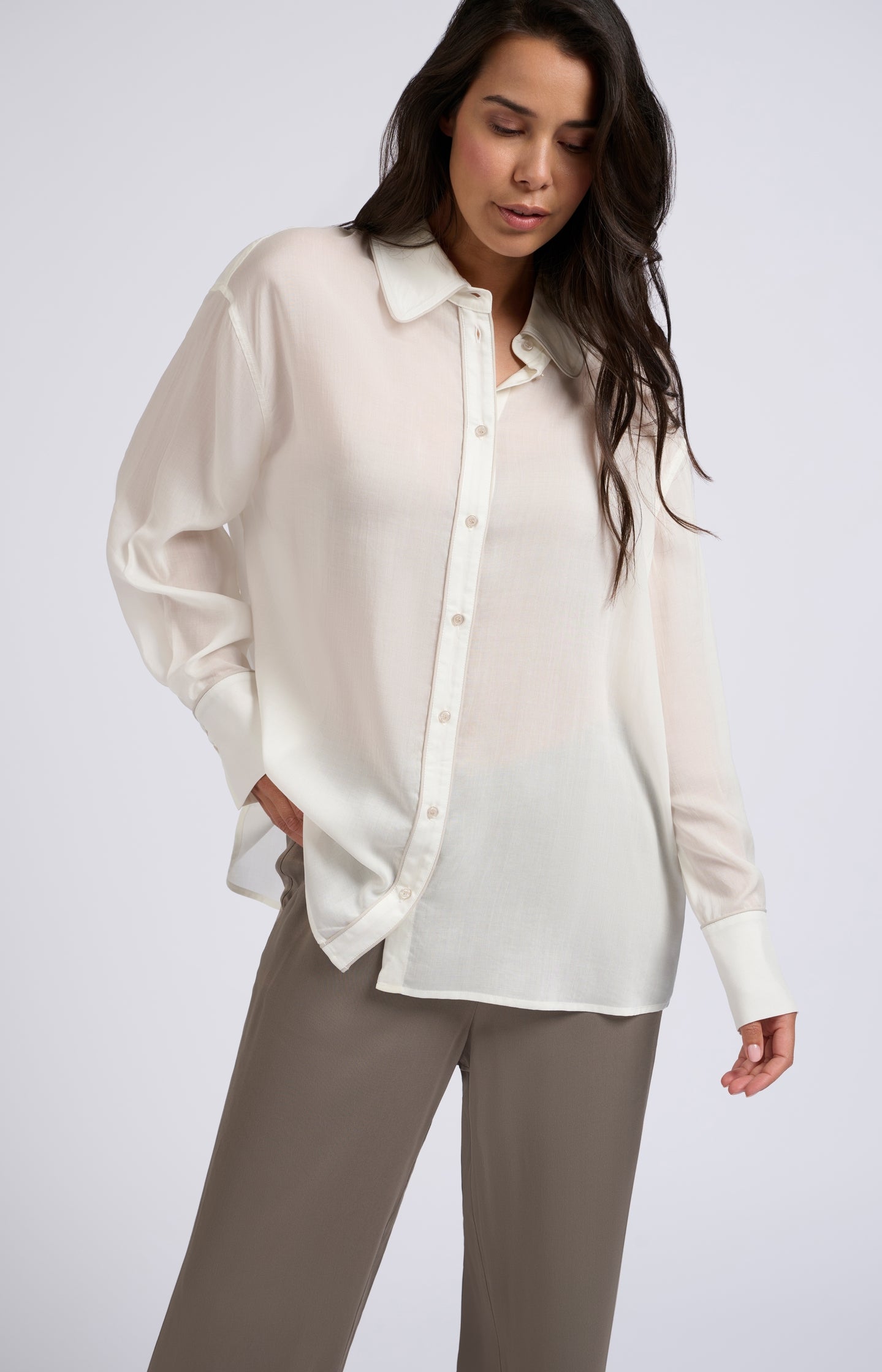 Long-sleeve blouse with contrast details - Type: lookbook