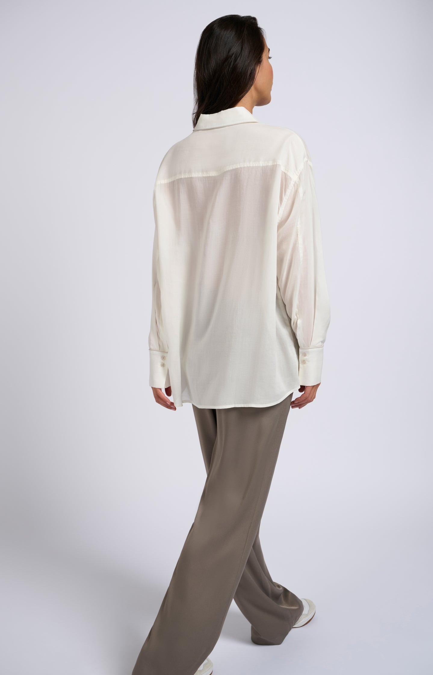 Long-sleeve blouse with contrast details