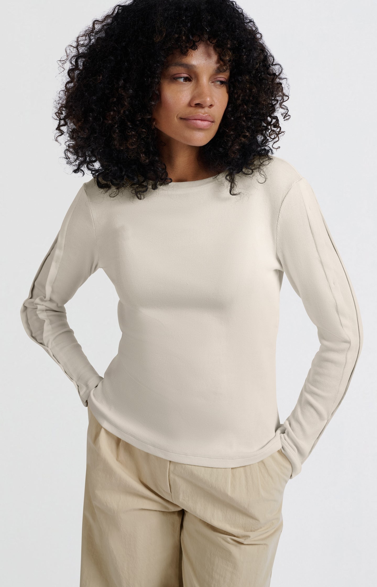 Long-sleeve ribbed top with button details