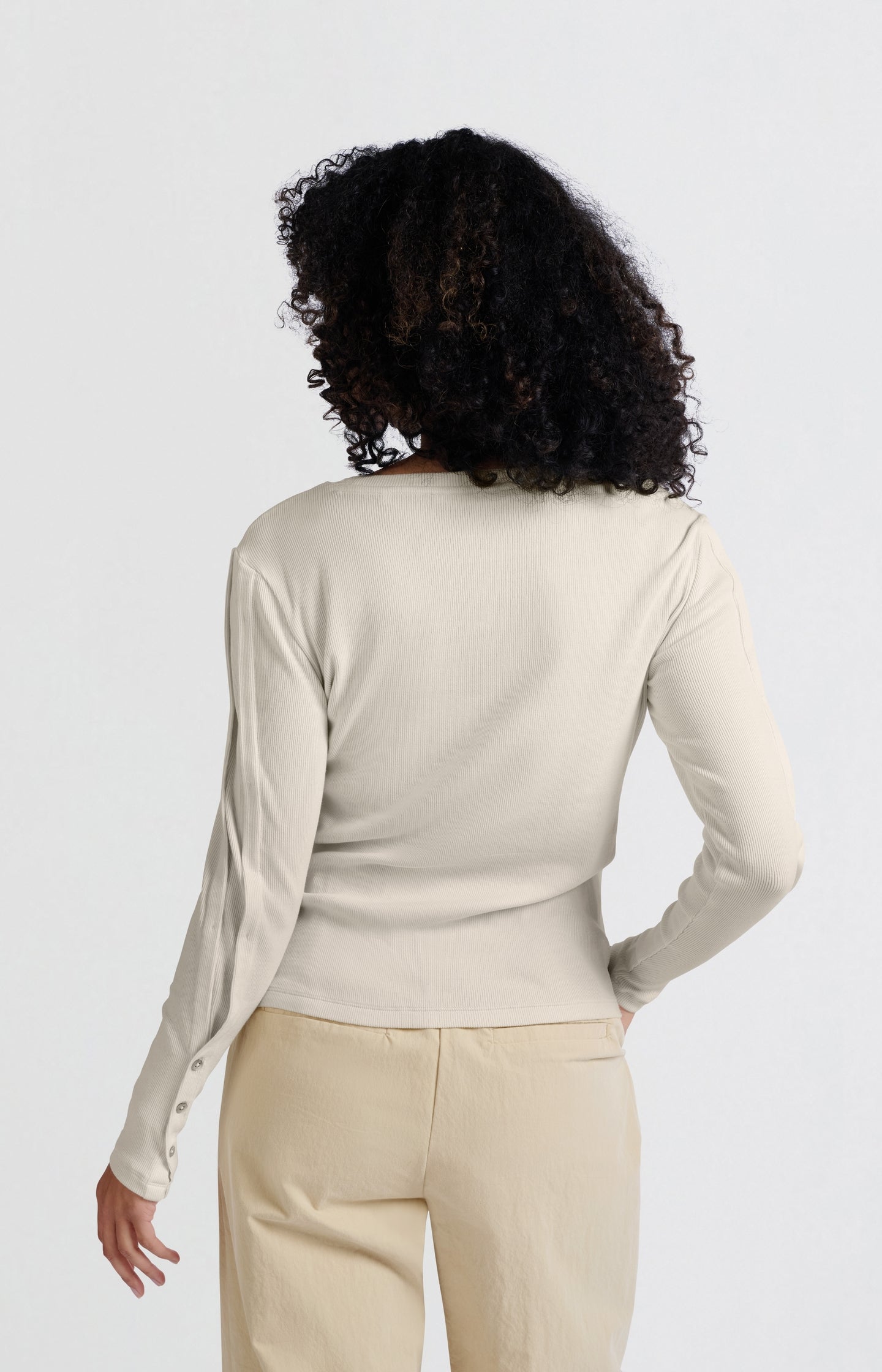 Long-sleeve ribbed top with button details