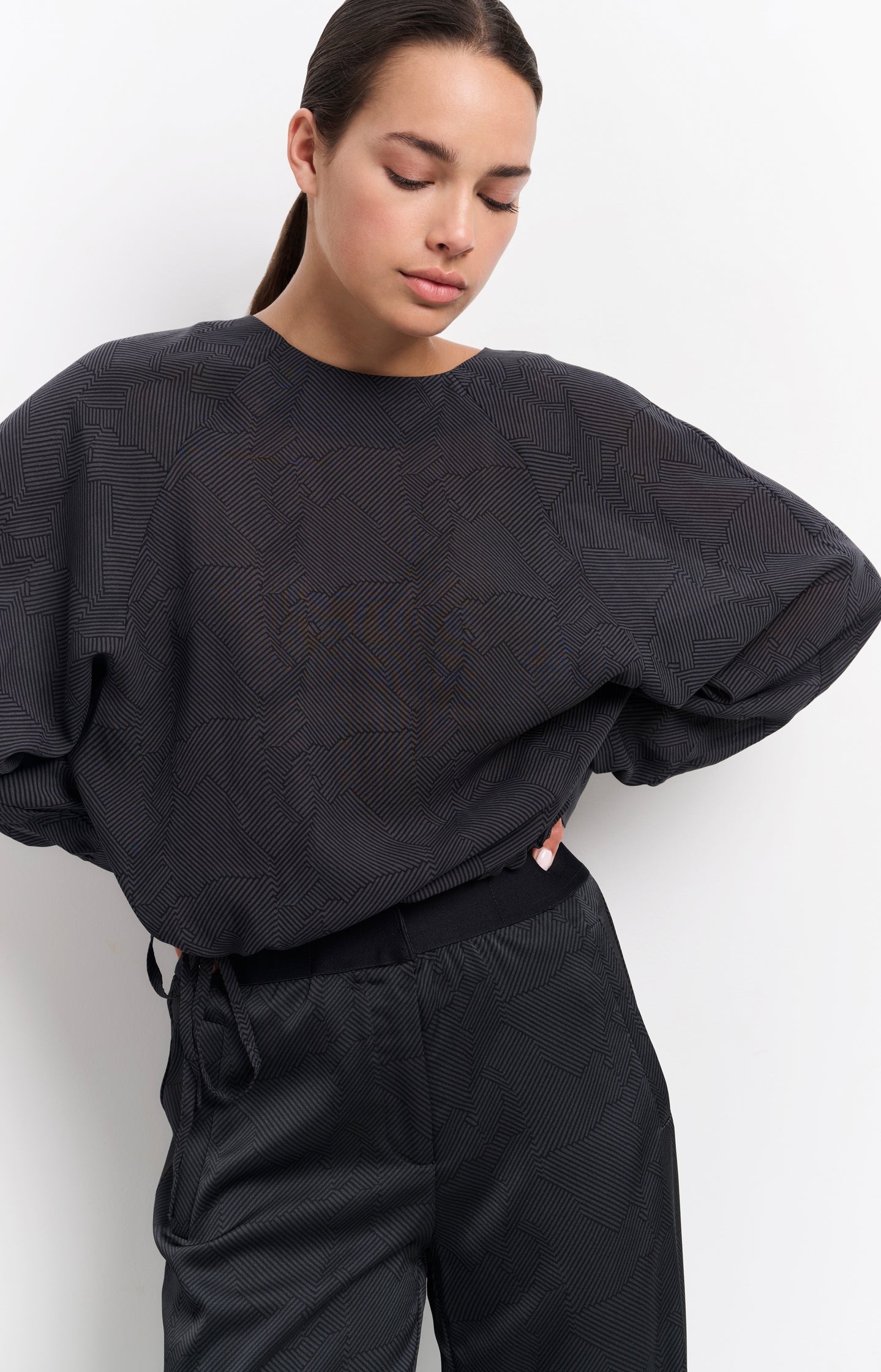 Long-sleeve top with print and drawcord