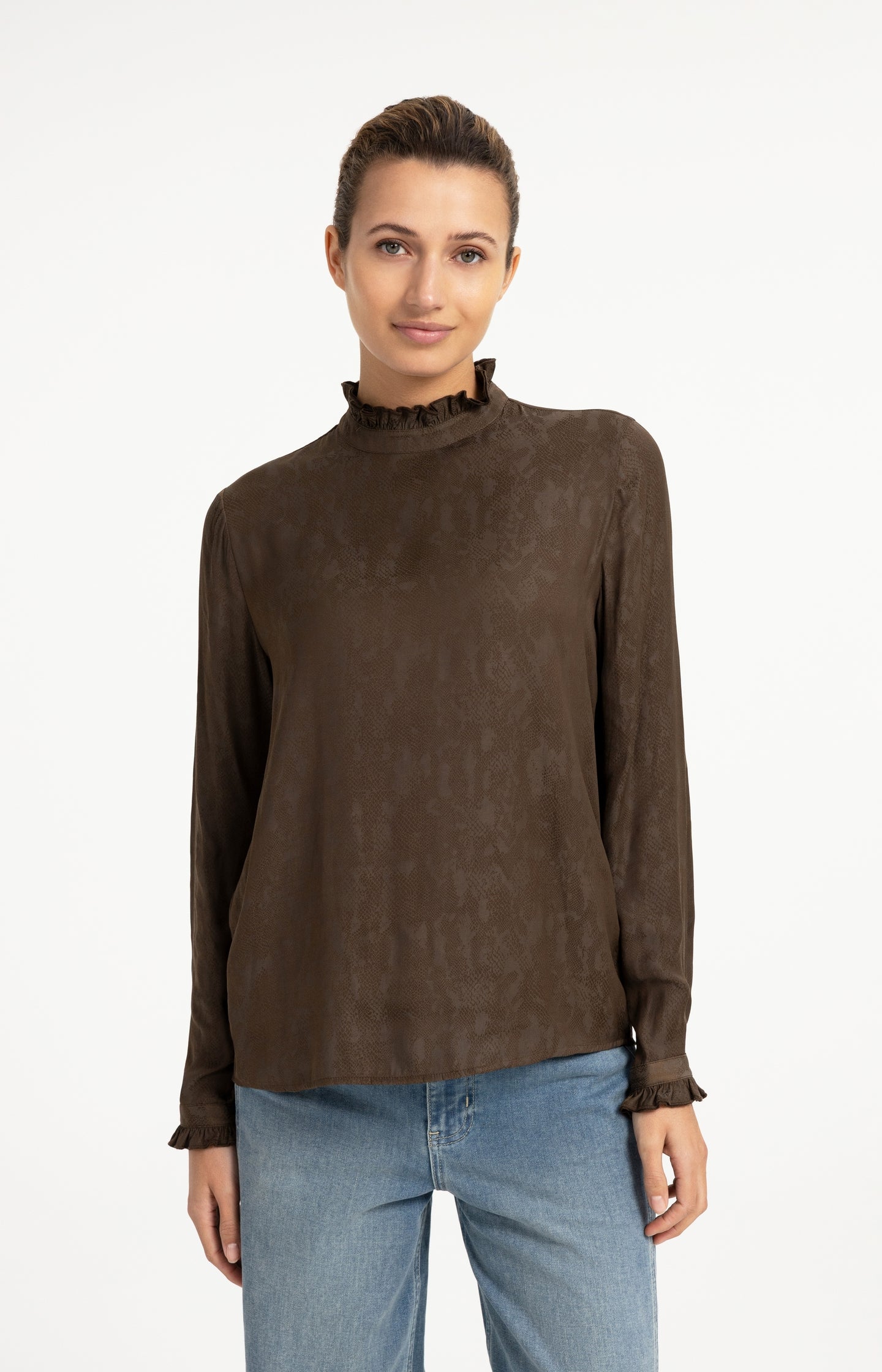 Long sleeve top with ruffle details - Type: lookbook