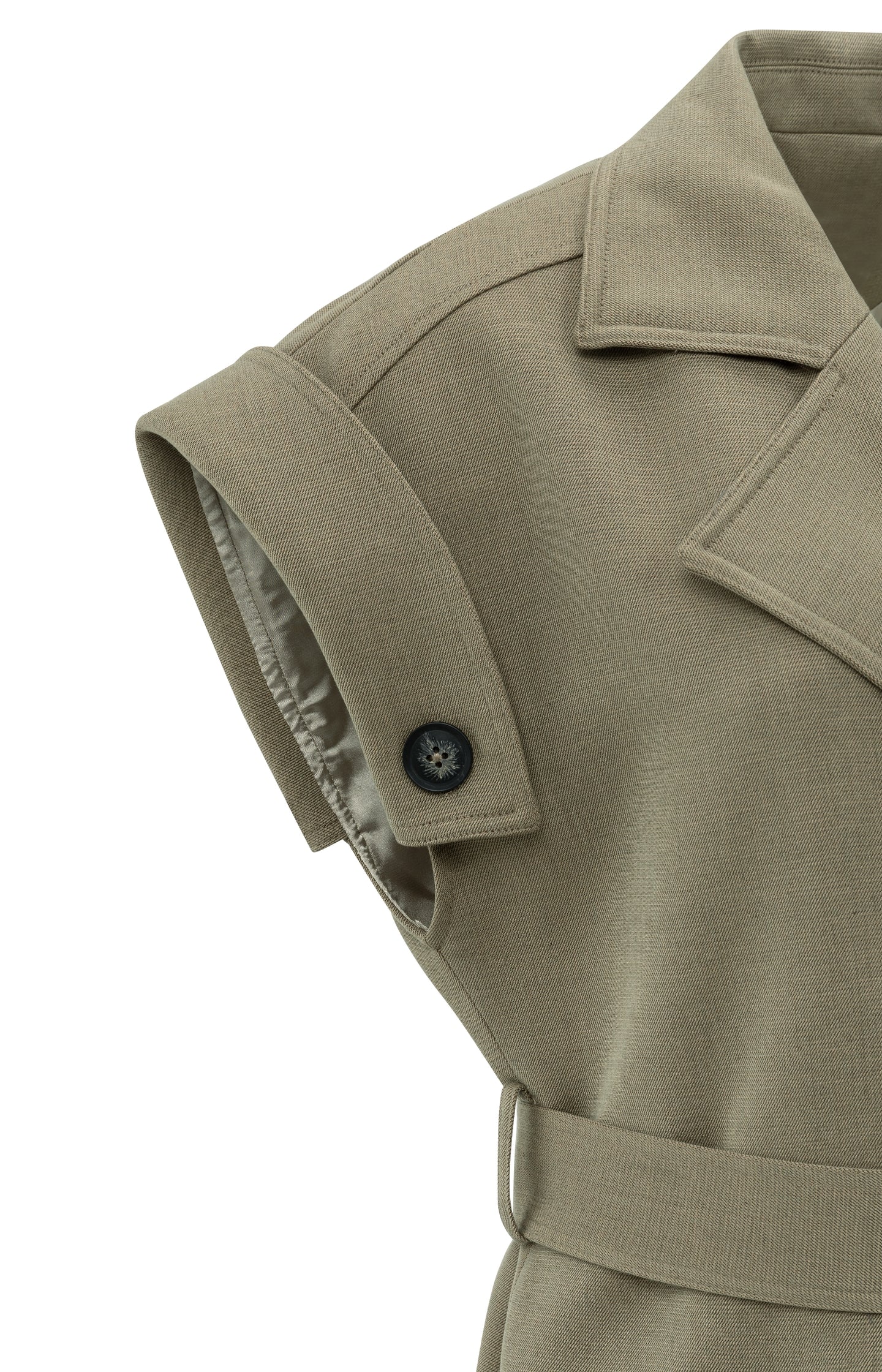 Long sleeveless coat with lapels and waist belt