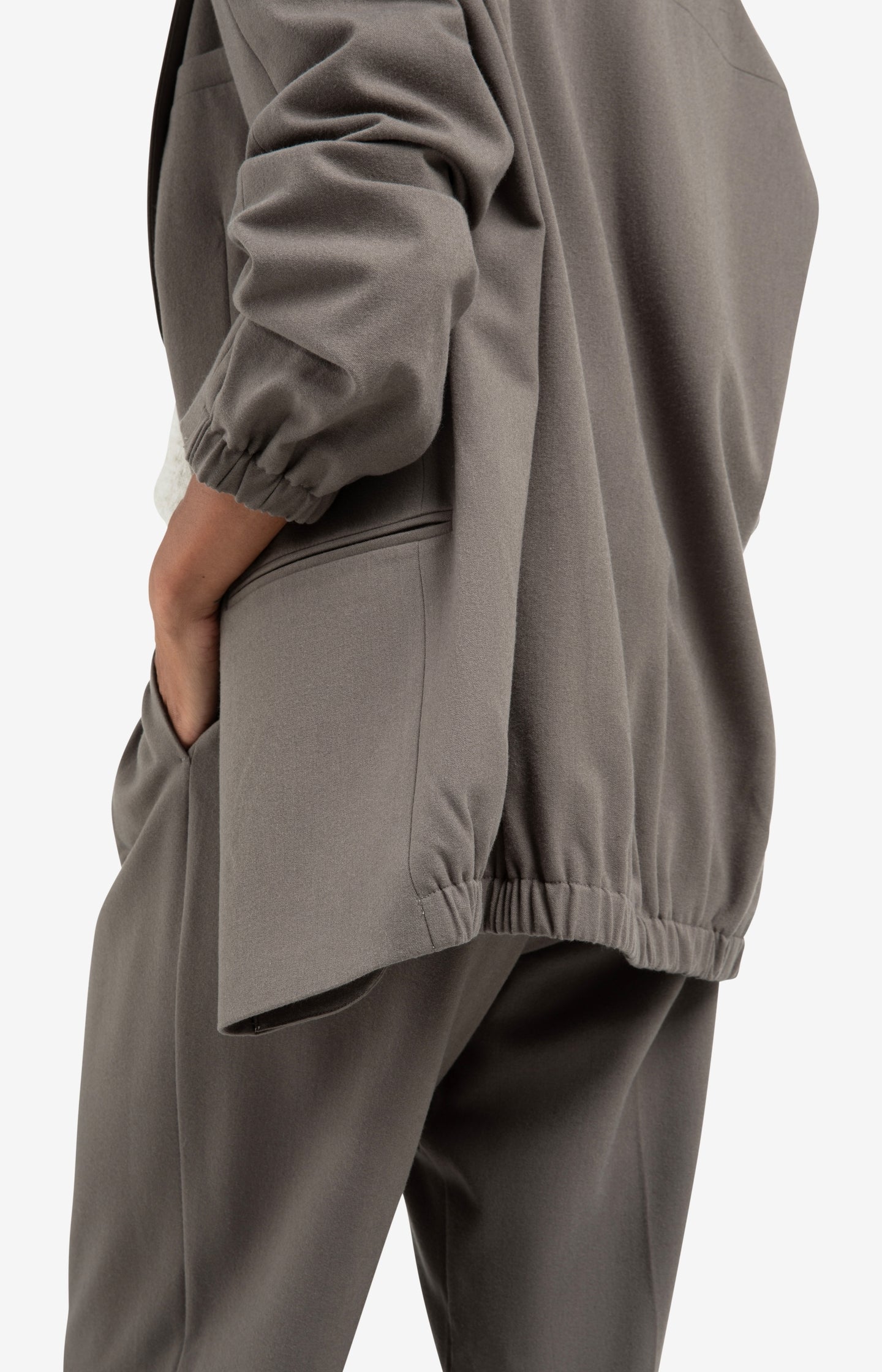 Loose-fit blazer with elastic hem and long sleeves