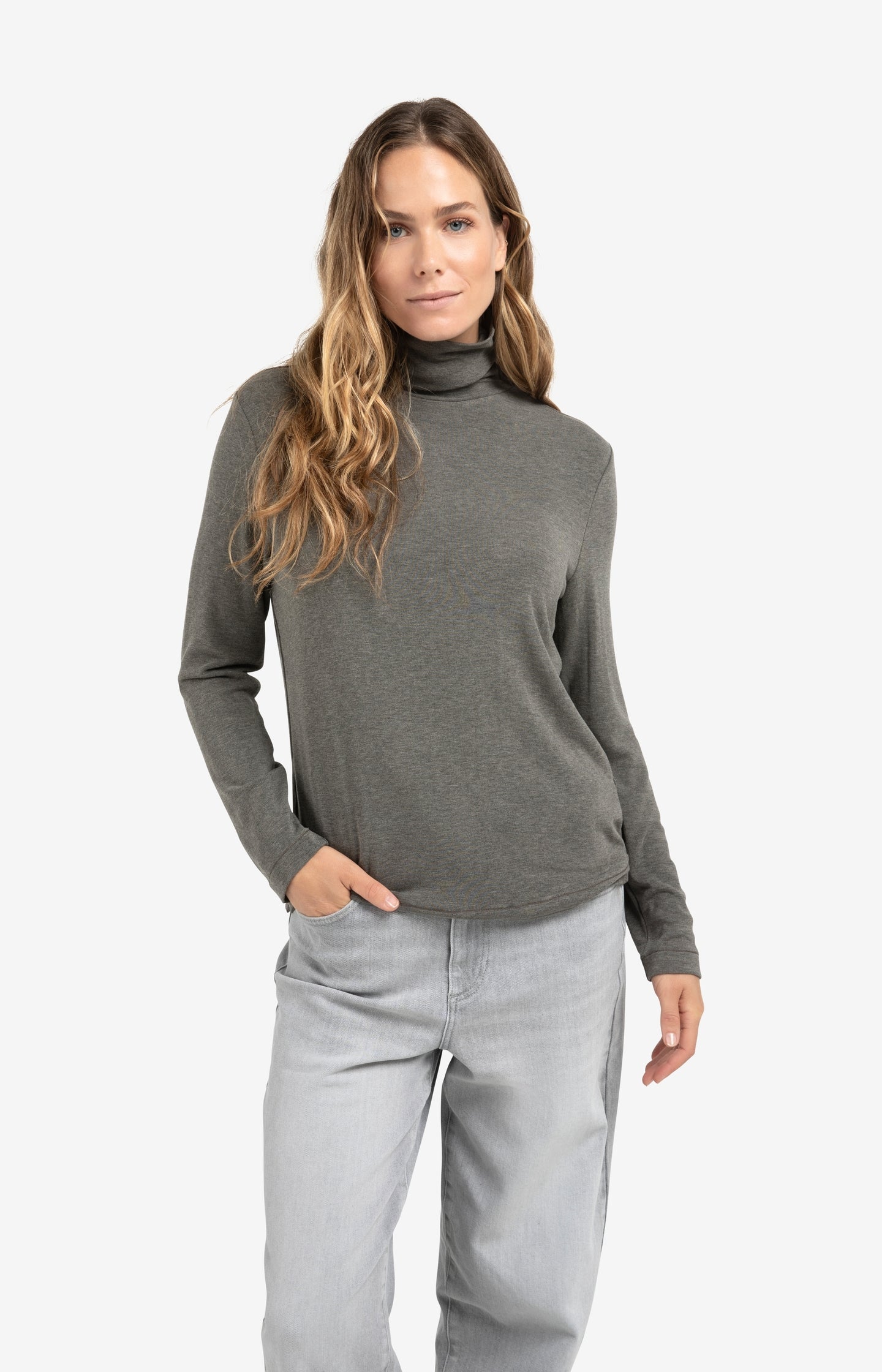 Loose fit jeans with high waist and wide legs (L34)