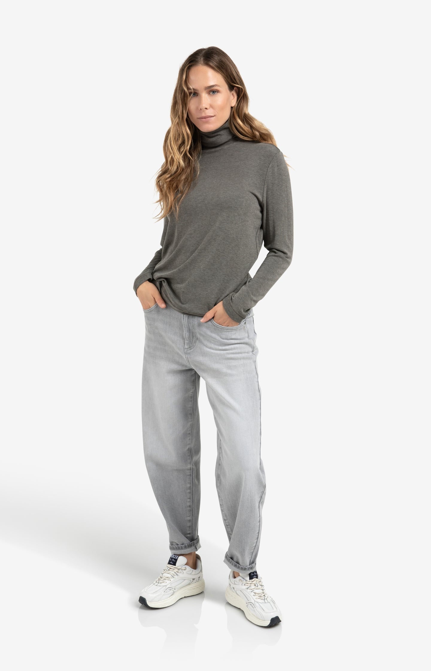 Loose fit jeans with high waist and wide legs (L34)