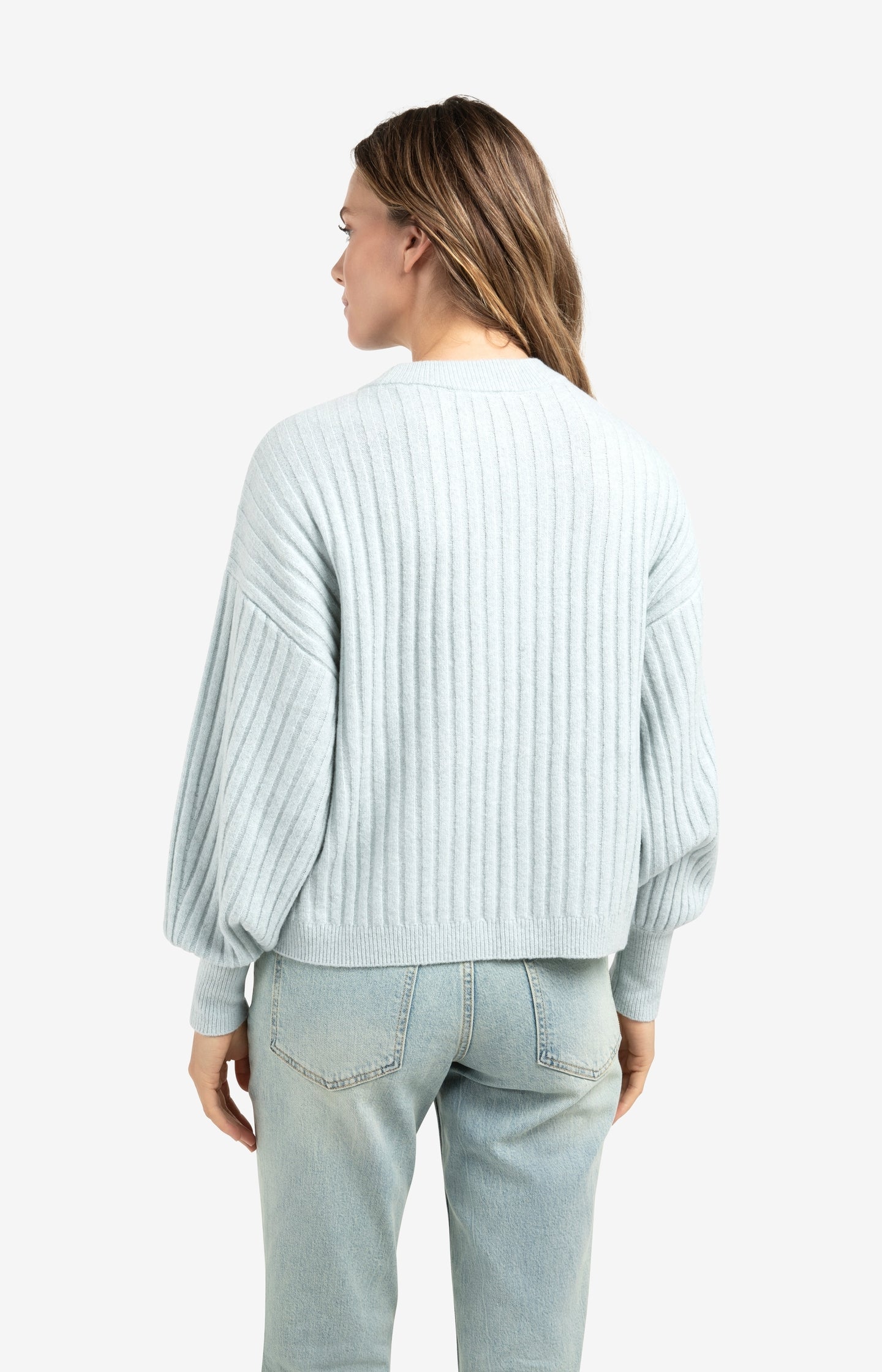 Loose fit jeans with high waist and wide legs (L34)