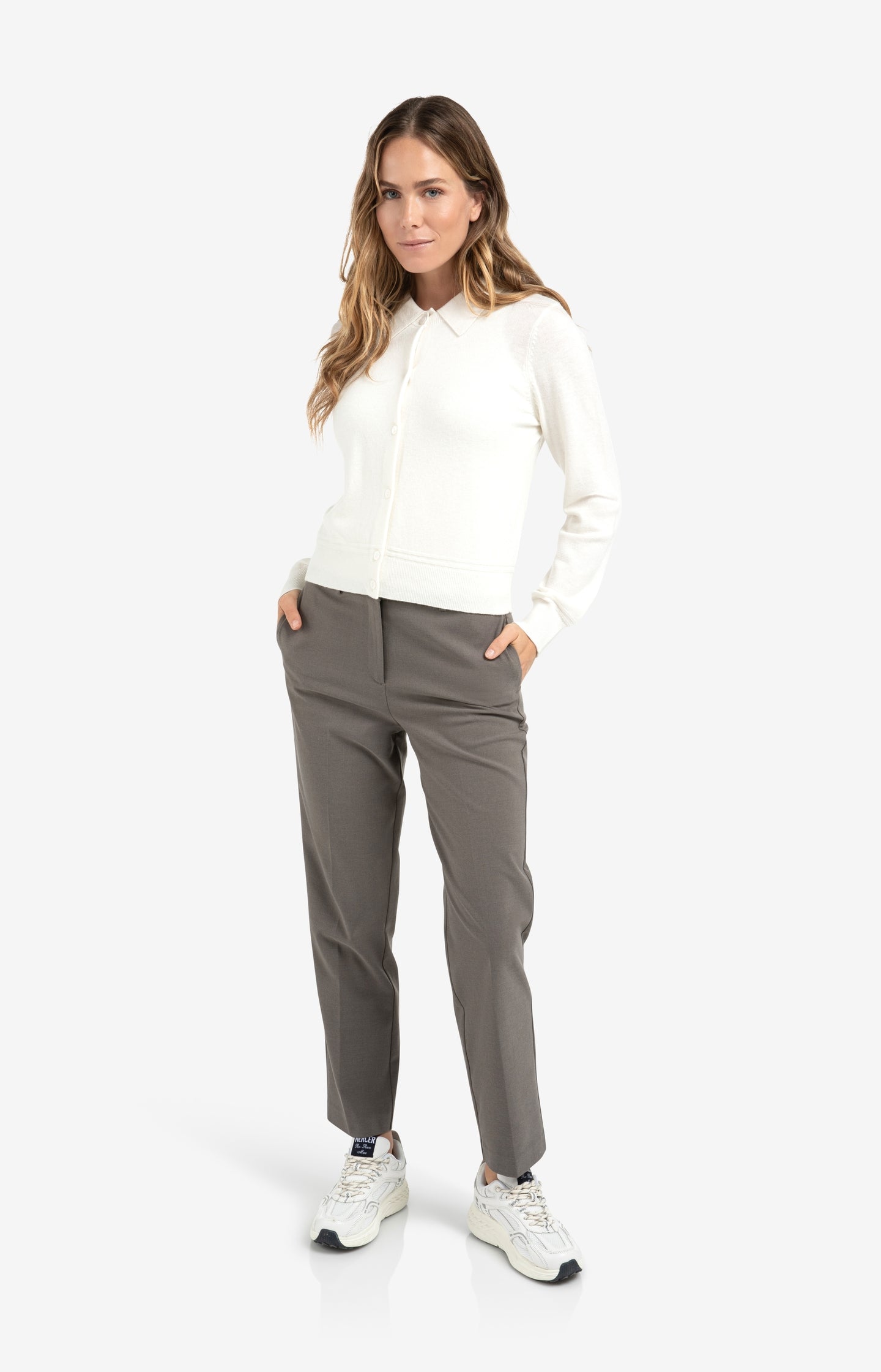 Loose fit jeans with high waist and wide legs (L34)