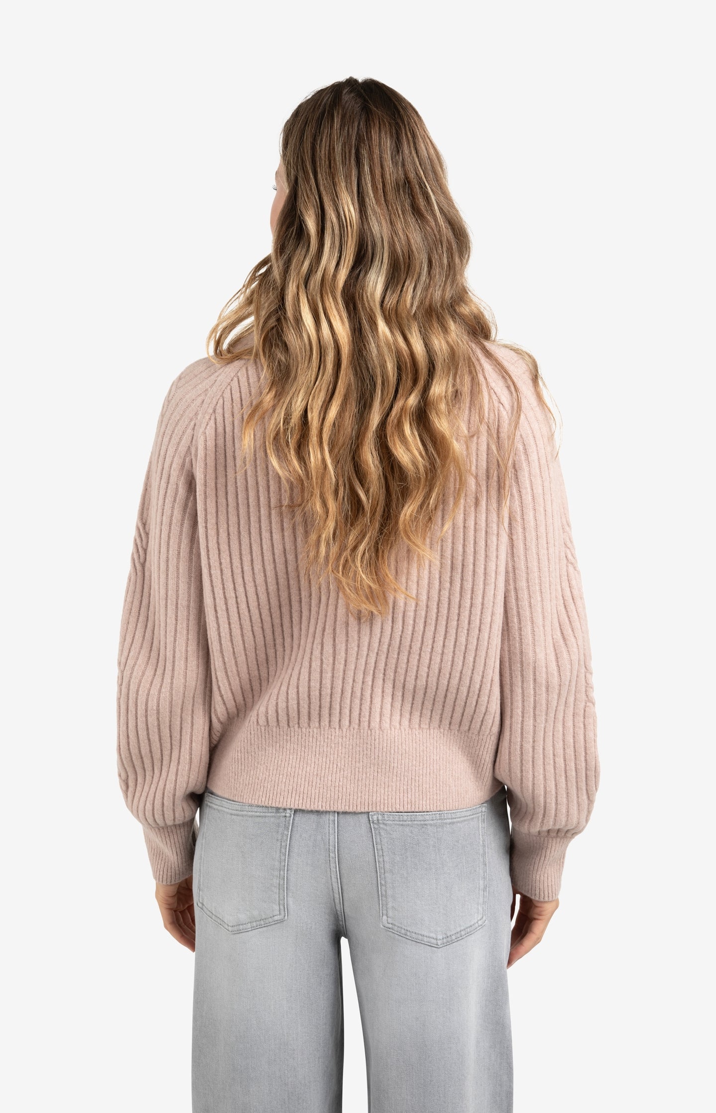 Loose fit jeans with high waist and wide legs (L34)