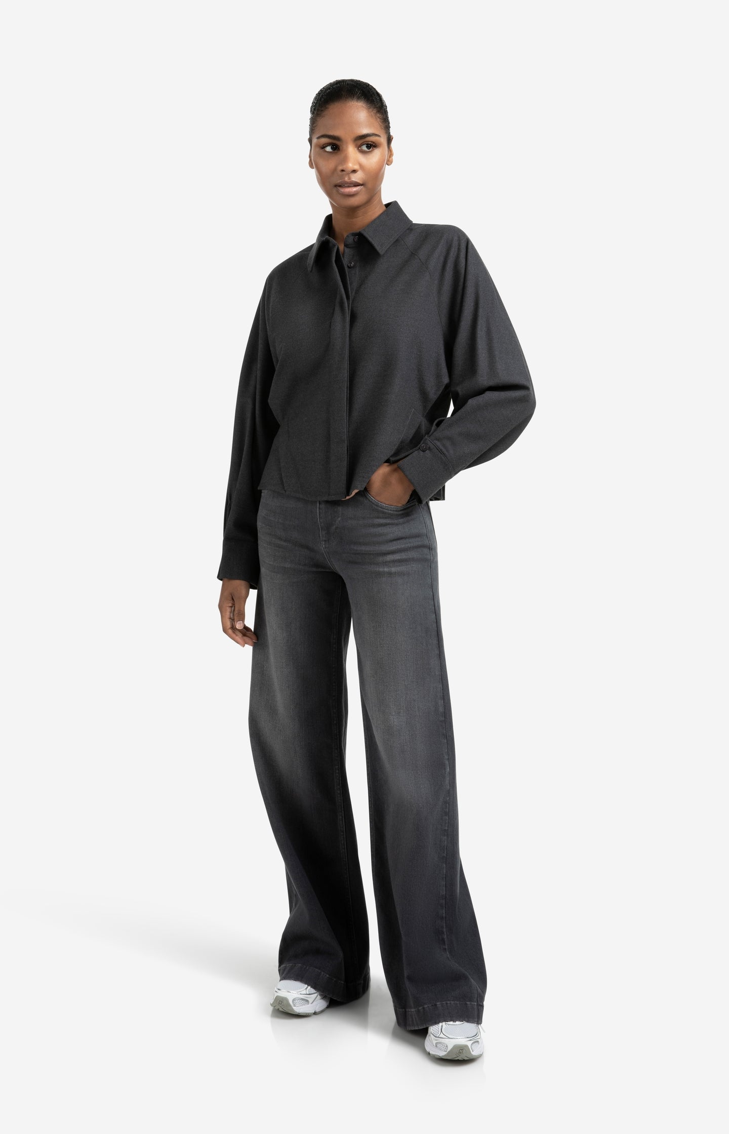 Loose fit jeans with high waist and wide legs (L34)
