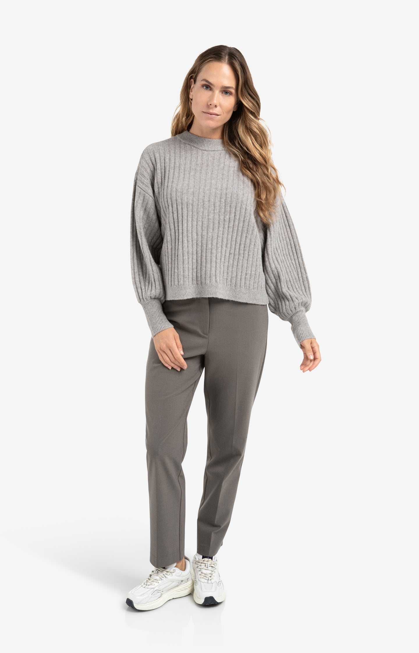 Loose fit jeans with high waist and wide legs (L34)