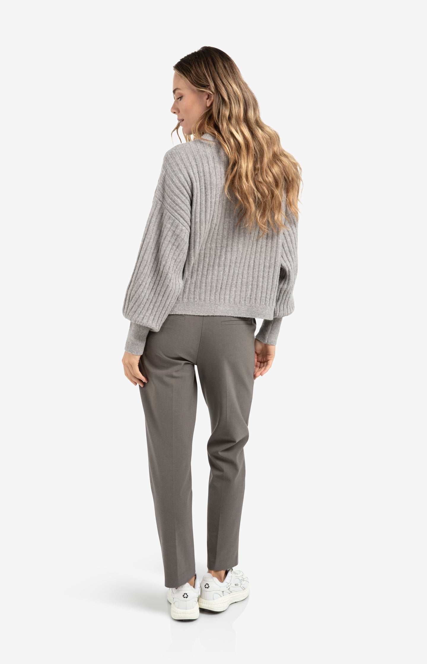 Loose fit jeans with high waist and wide legs (L34)