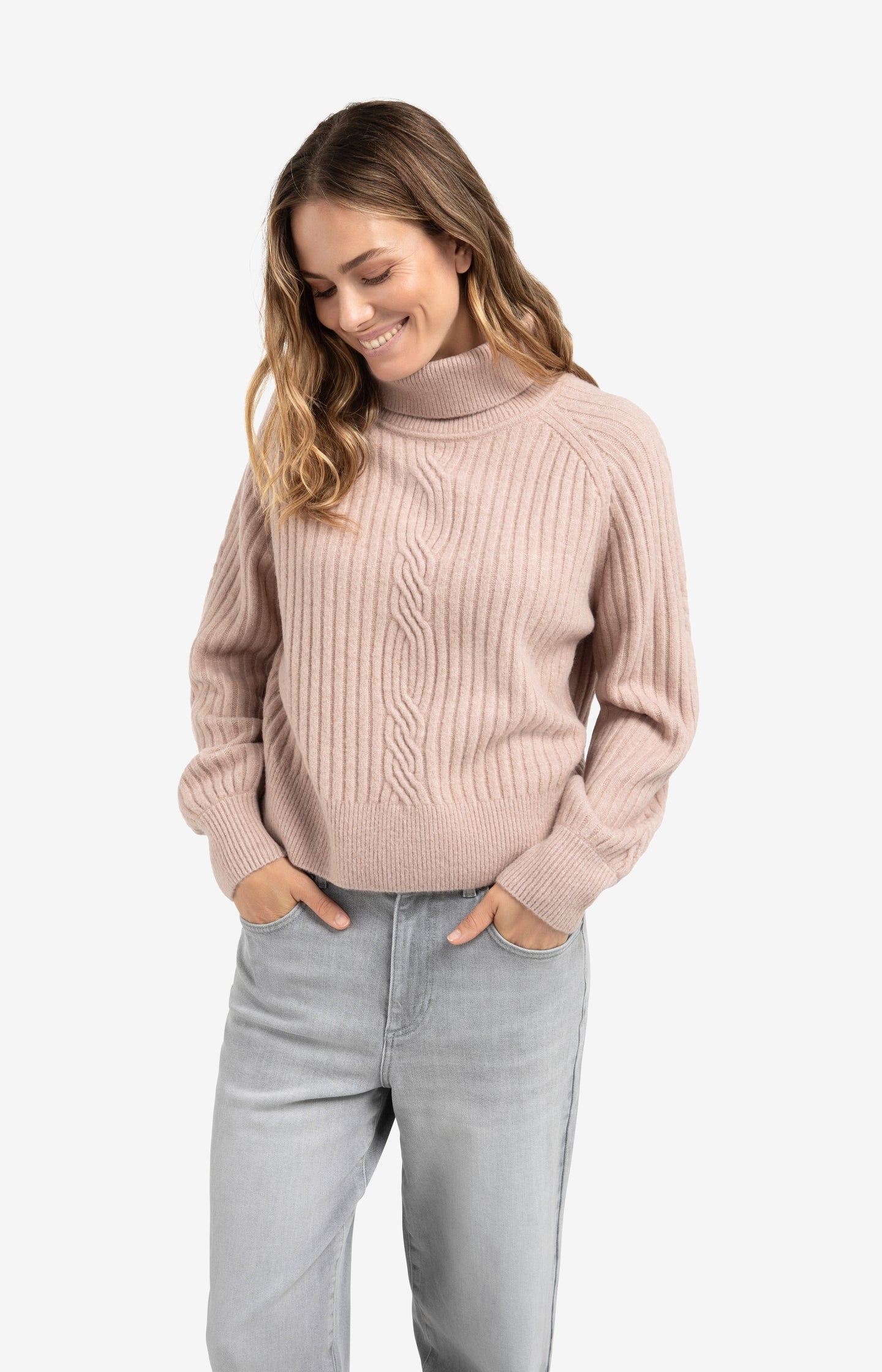Loose fit jeans with high waist and wide legs (L34)