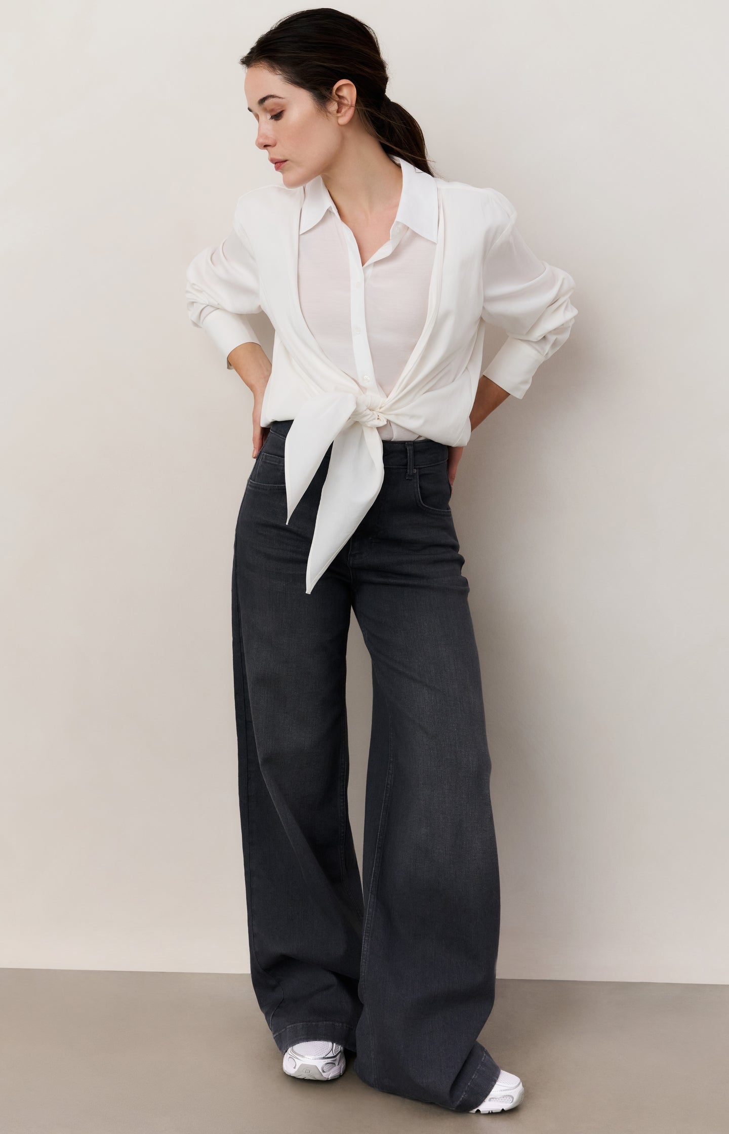Loose fit jeans with high waist and wide legs (L34)