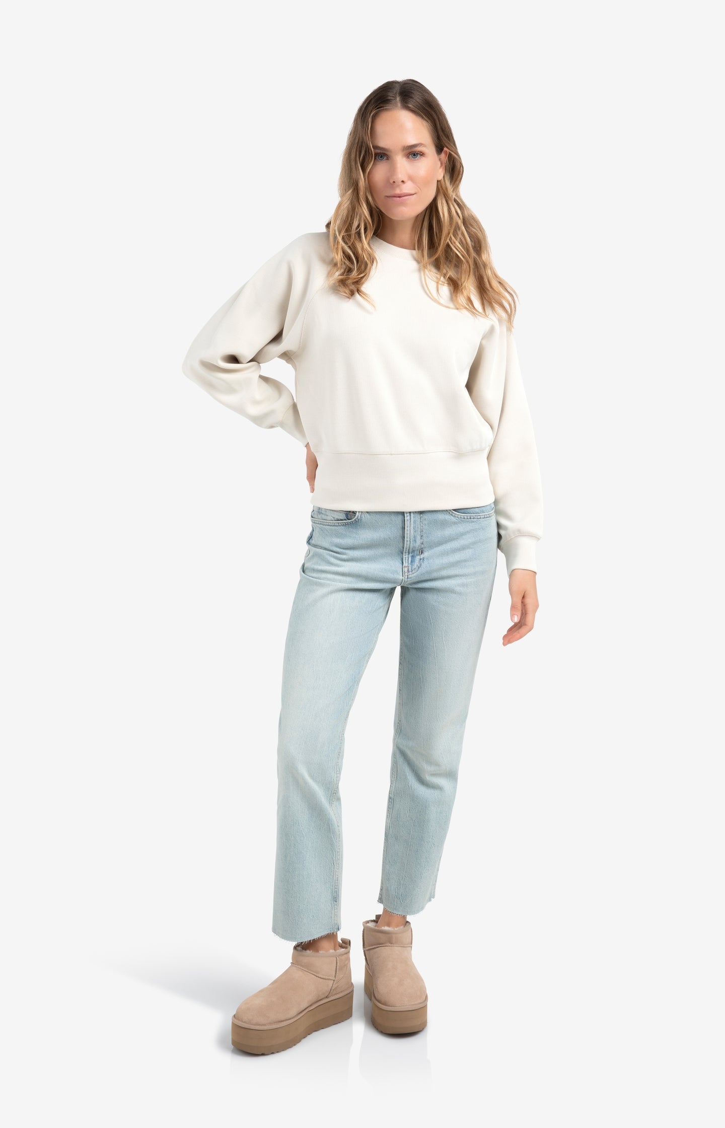 Loose fit jeans with high waist and wide legs (L34)
