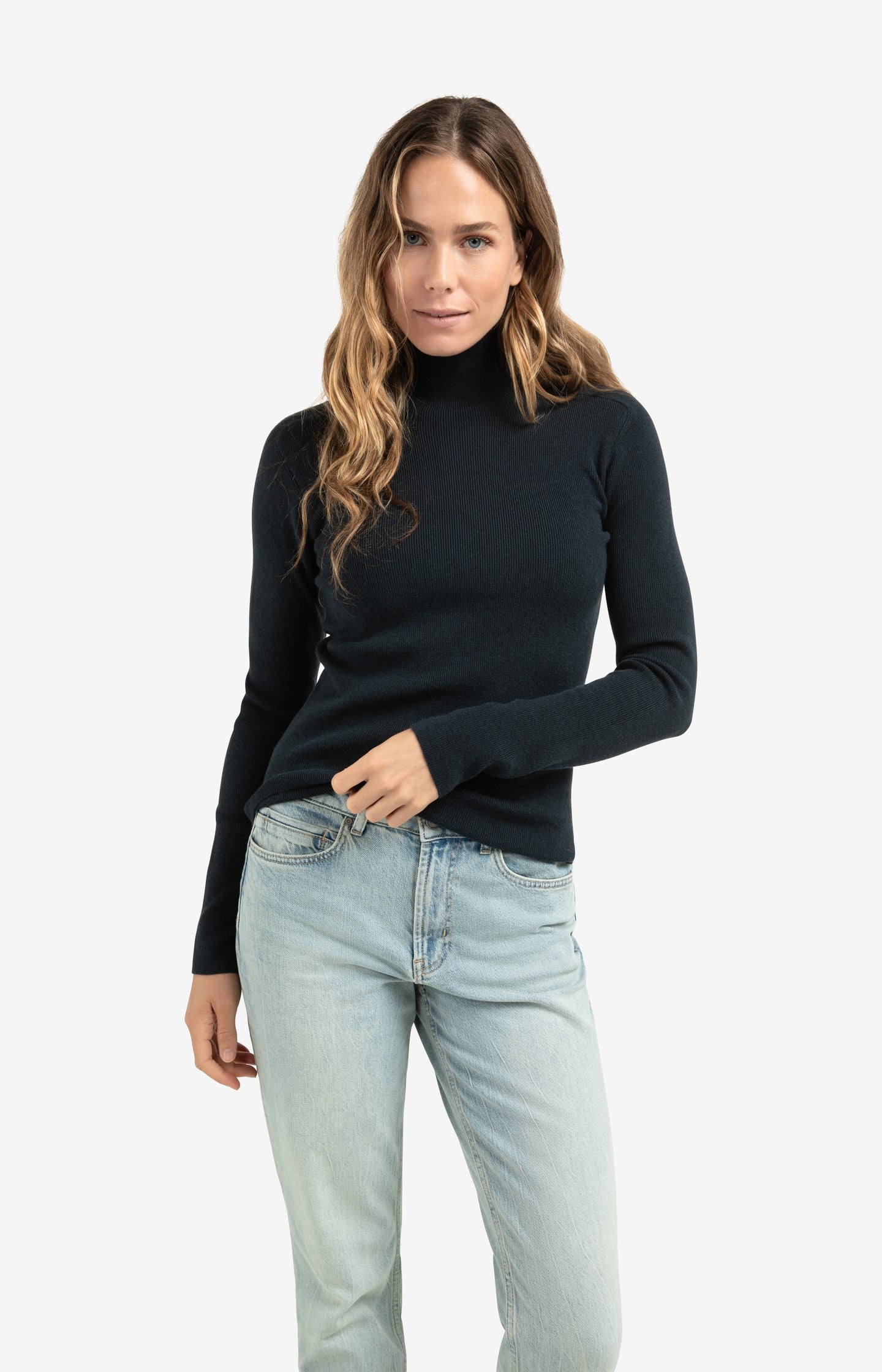 Loose fit jeans with high waist and wide legs (L34)
