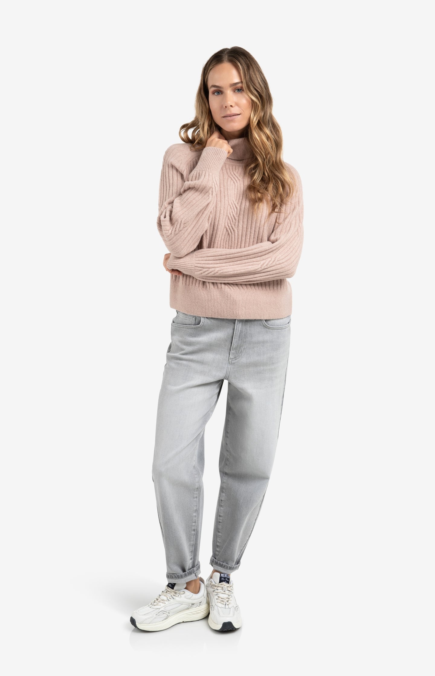 Loose fit jeans with high waist and wide legs (L34)