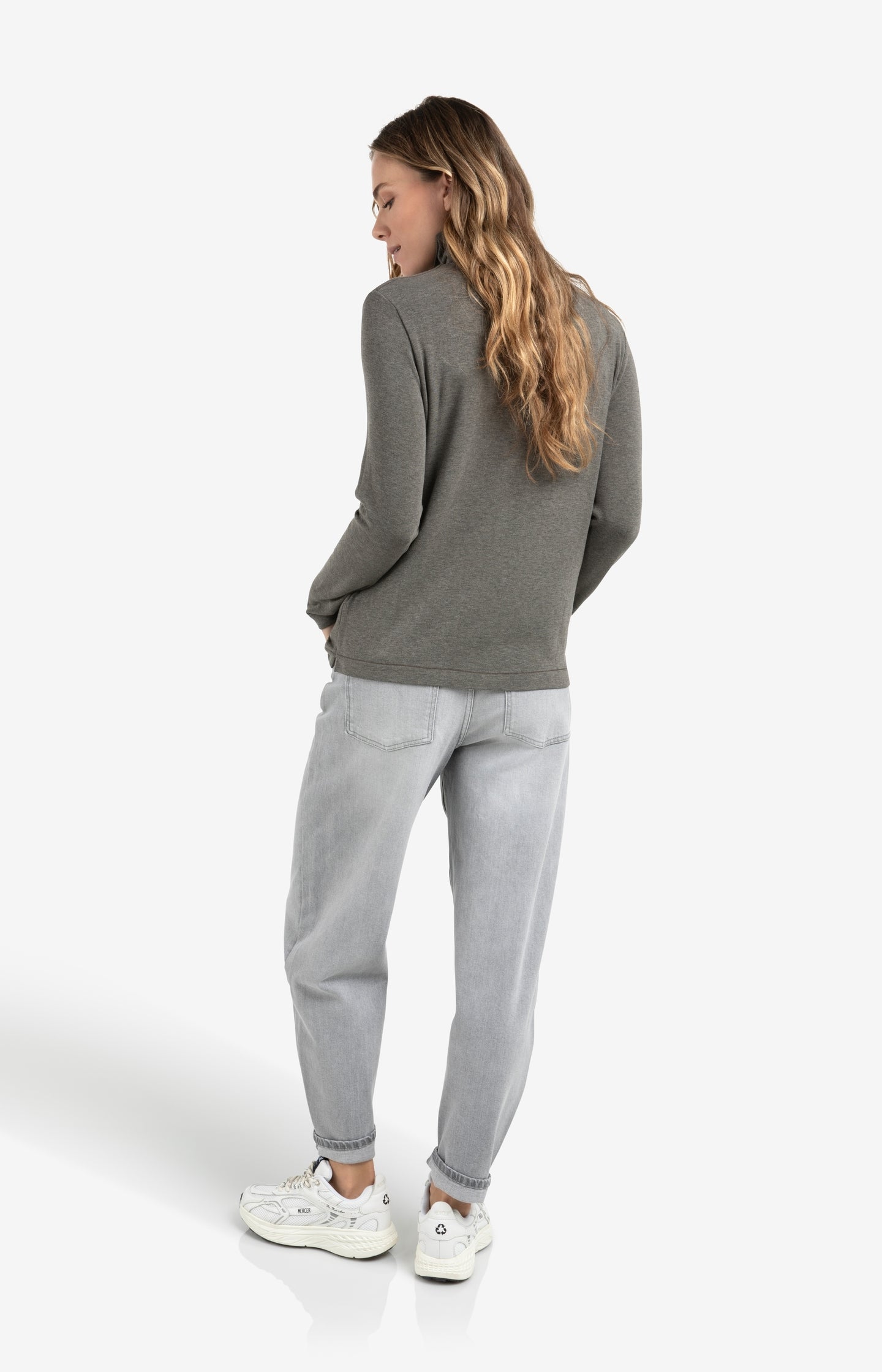 Loose fit jeans with high waist and wide legs (L34)