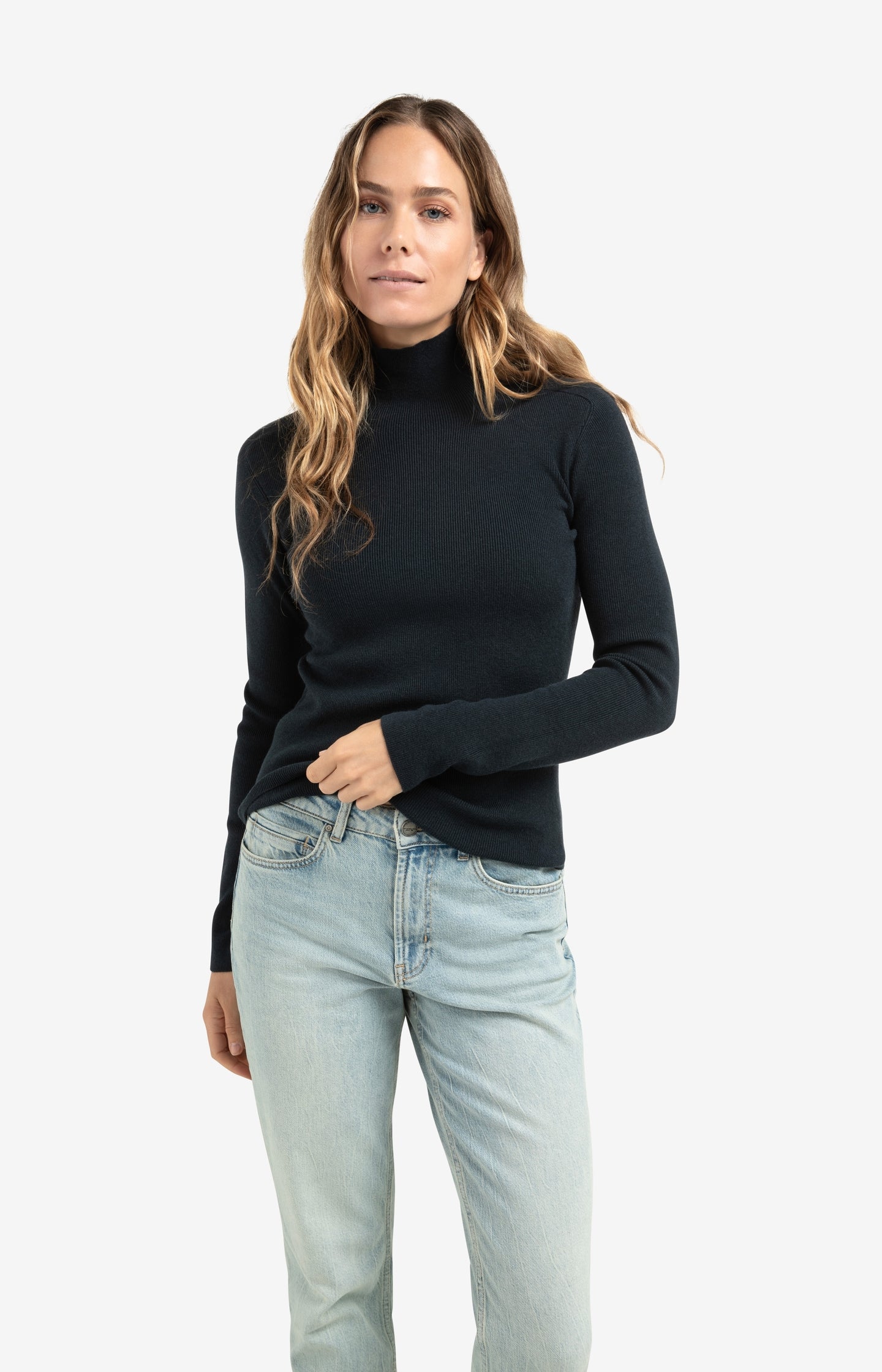 Loose fit jeans with high waist and wide legs (L34)