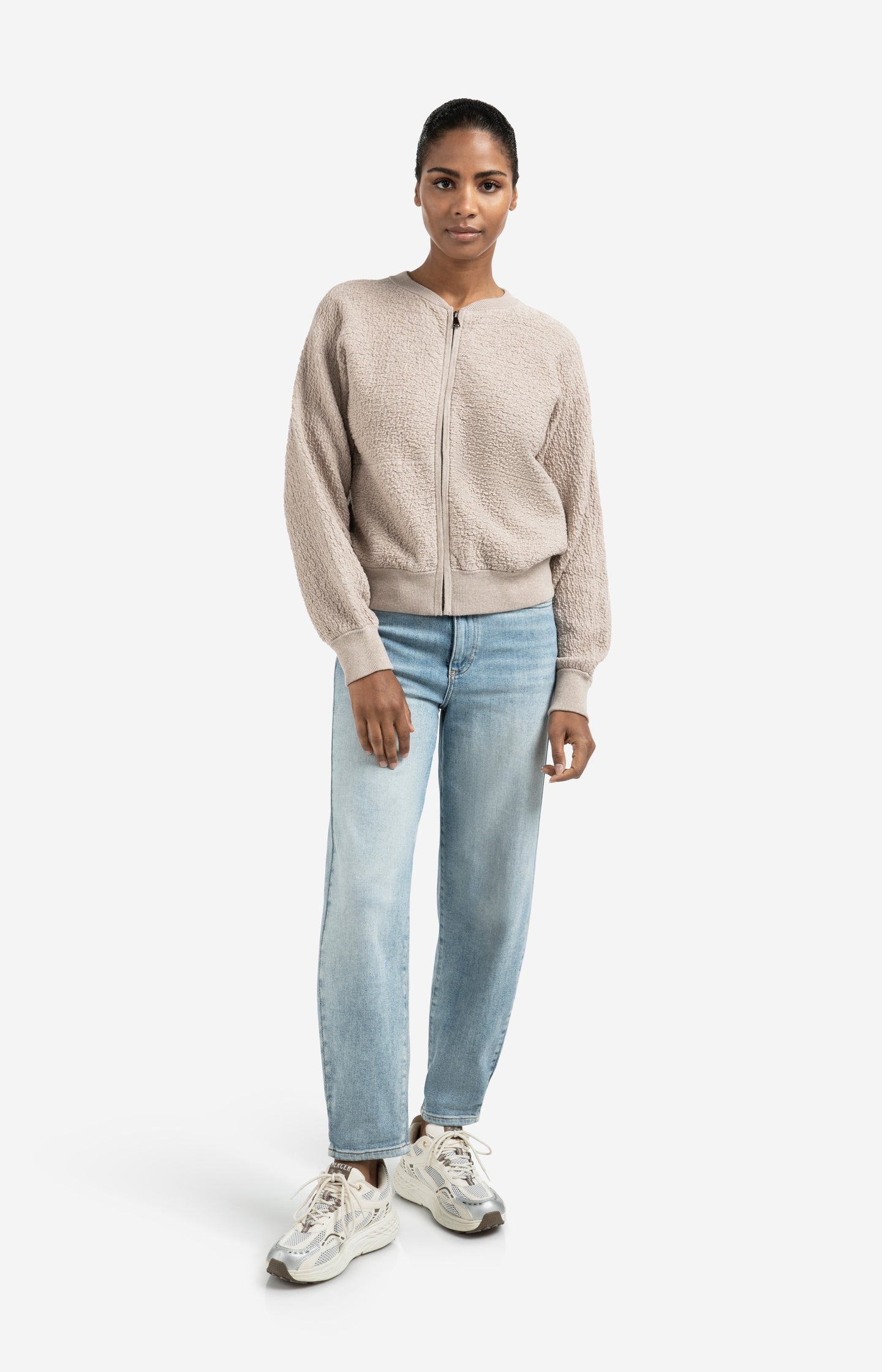 Loose fit jeans with high waist - Type: lookbook