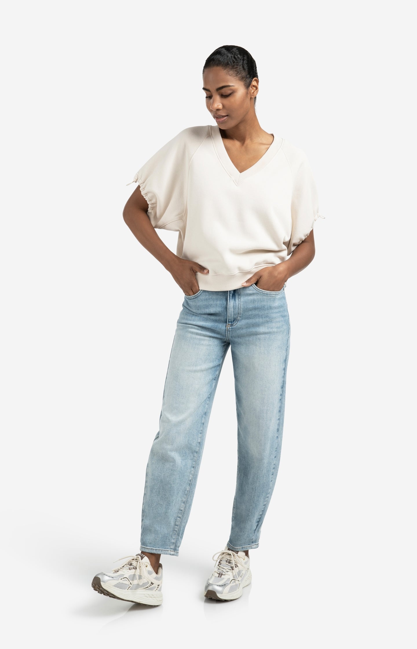 Loose fit jeans with high waist