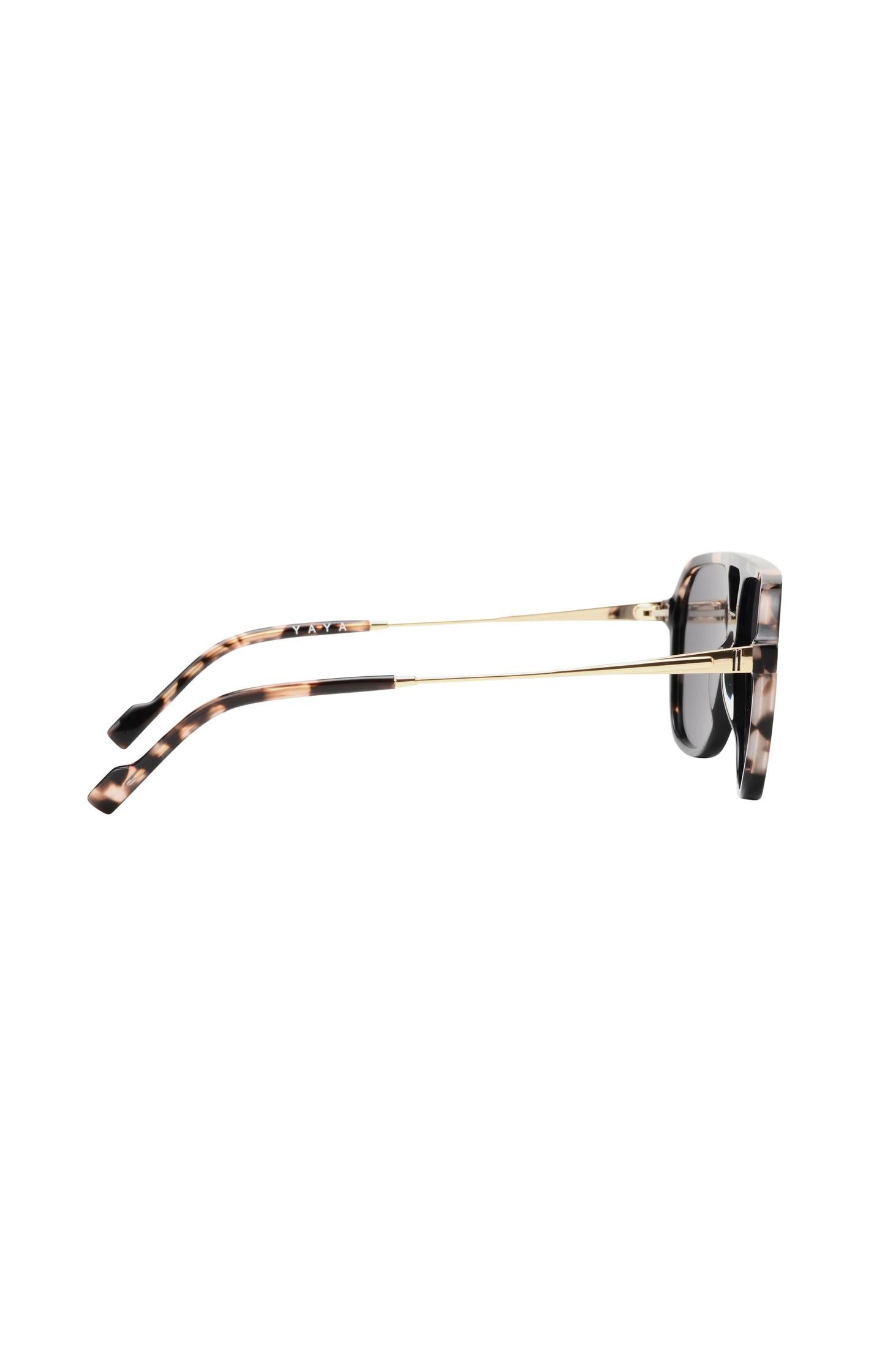 Lou sunglasses with classic pilot frame