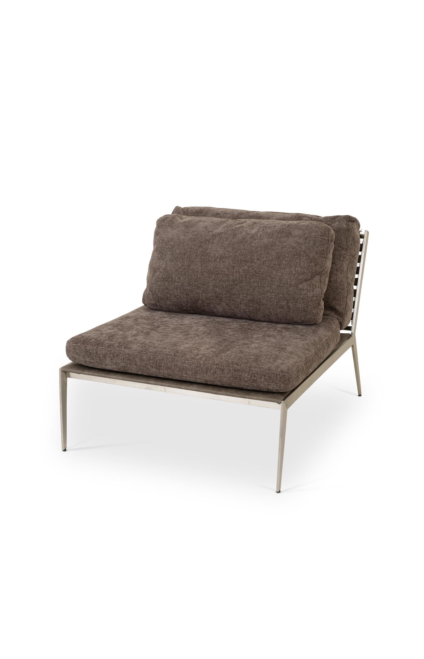 LOW LOUNGE CHAIR - Type: product