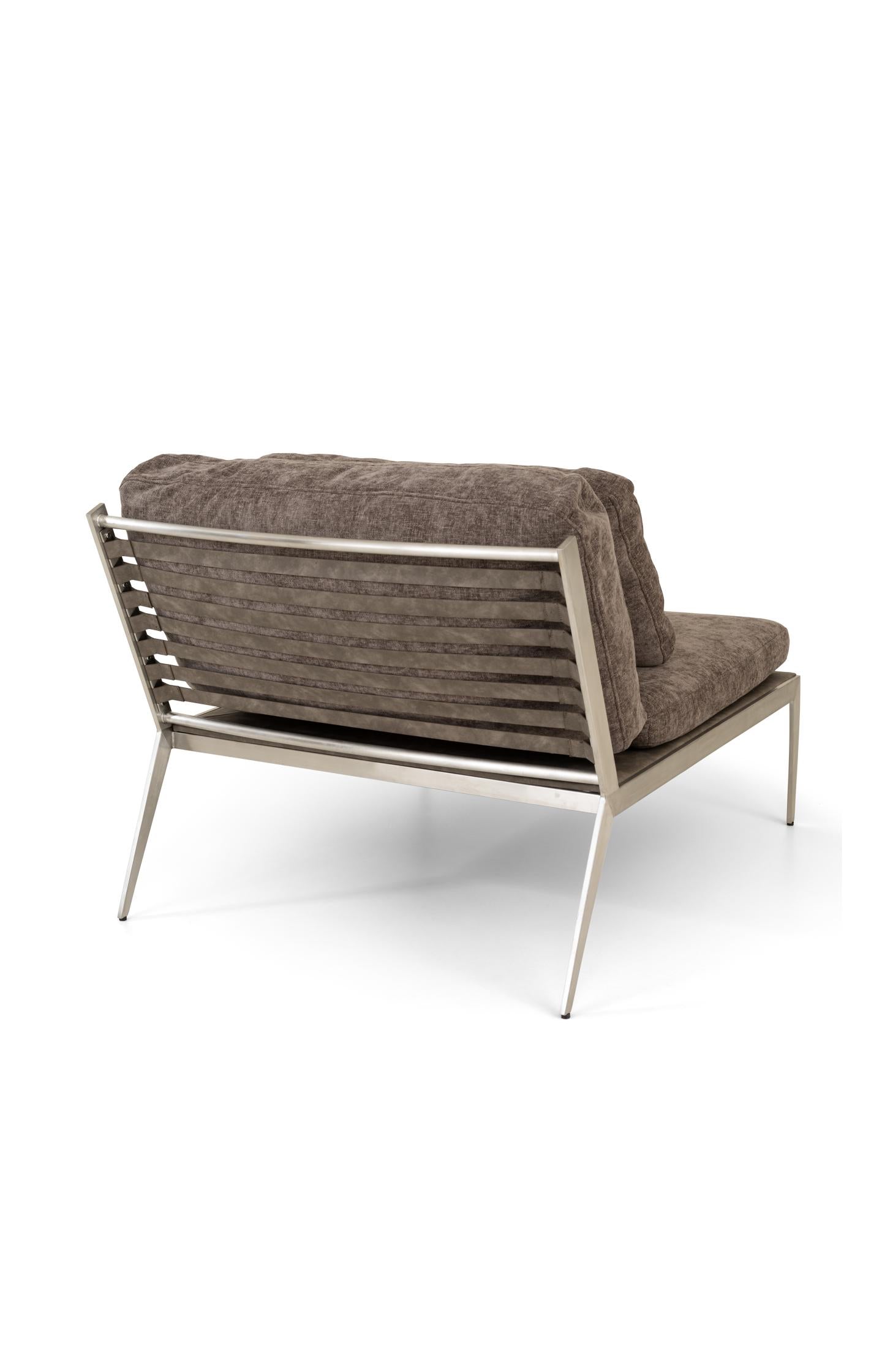LOW LOUNGE CHAIR