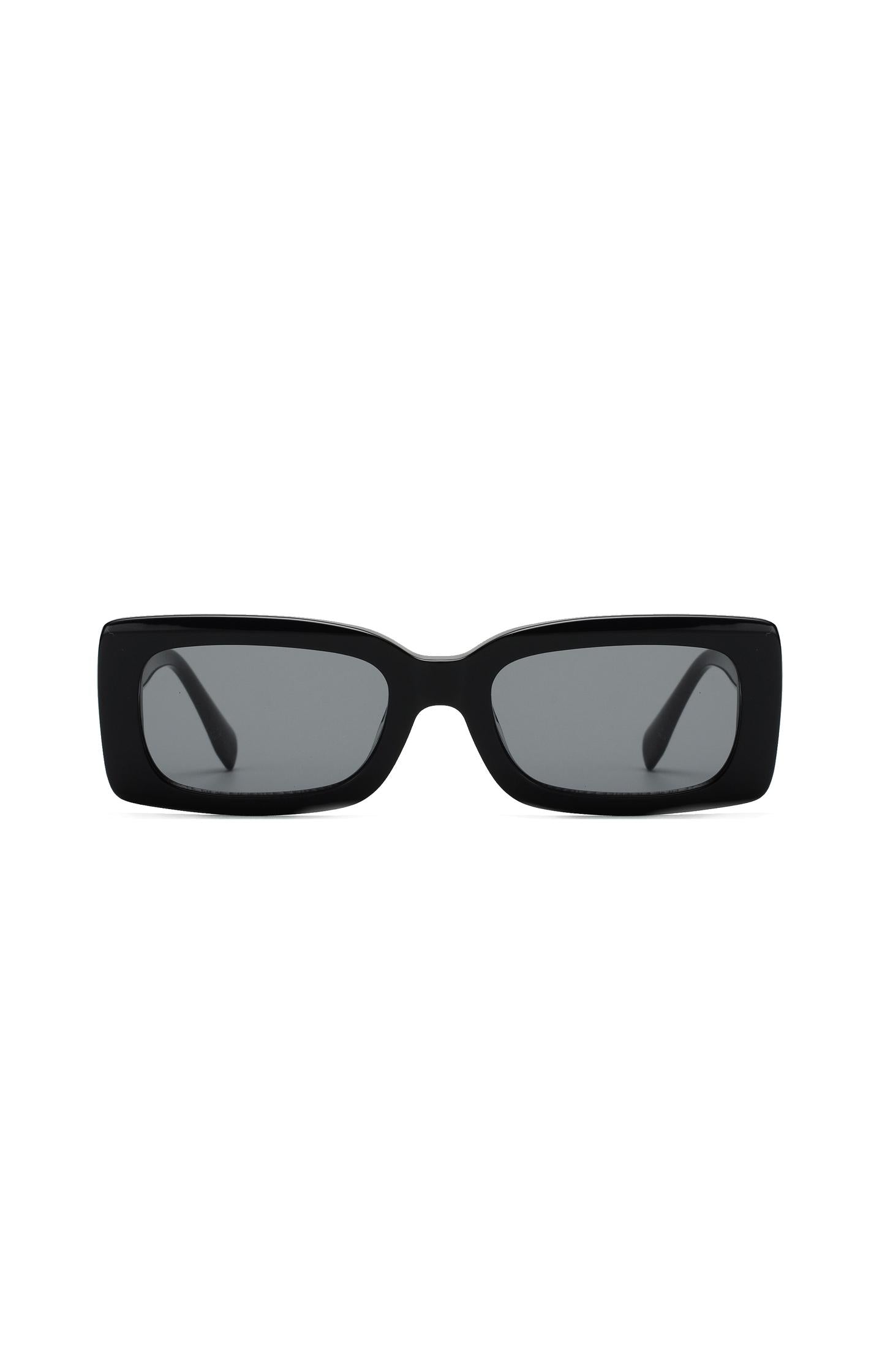 Lucy sunglasses square shaped in black