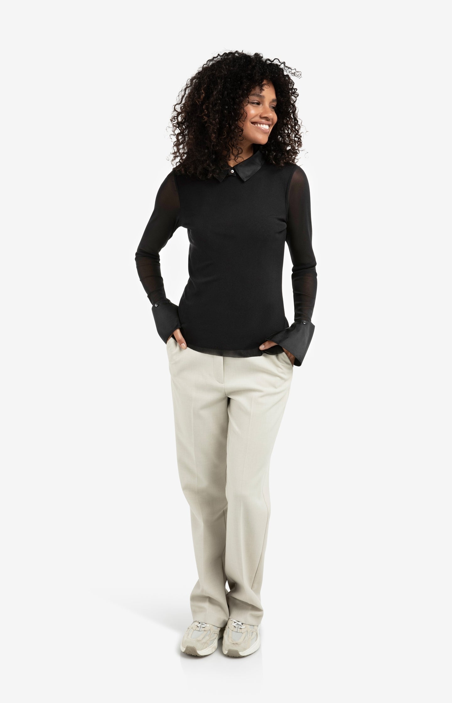 Mesh top with removable cuffs and collar - Type: lookbook