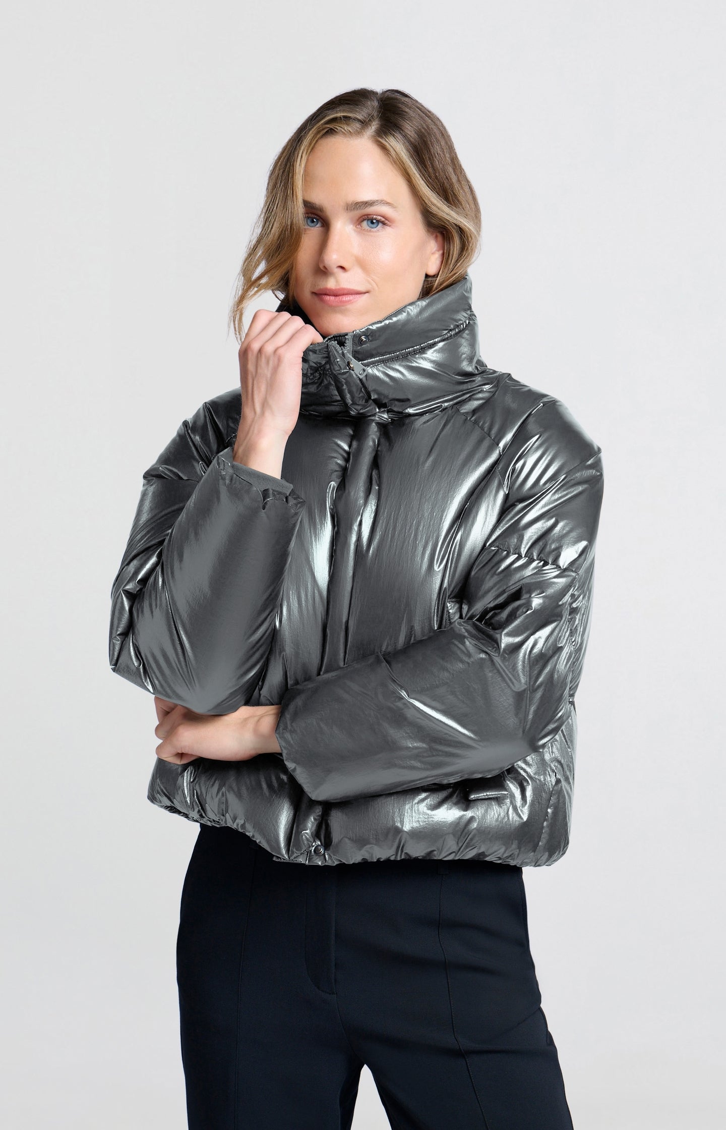 Metallic oversized puffer with high collar and pockets - Type: lookbook